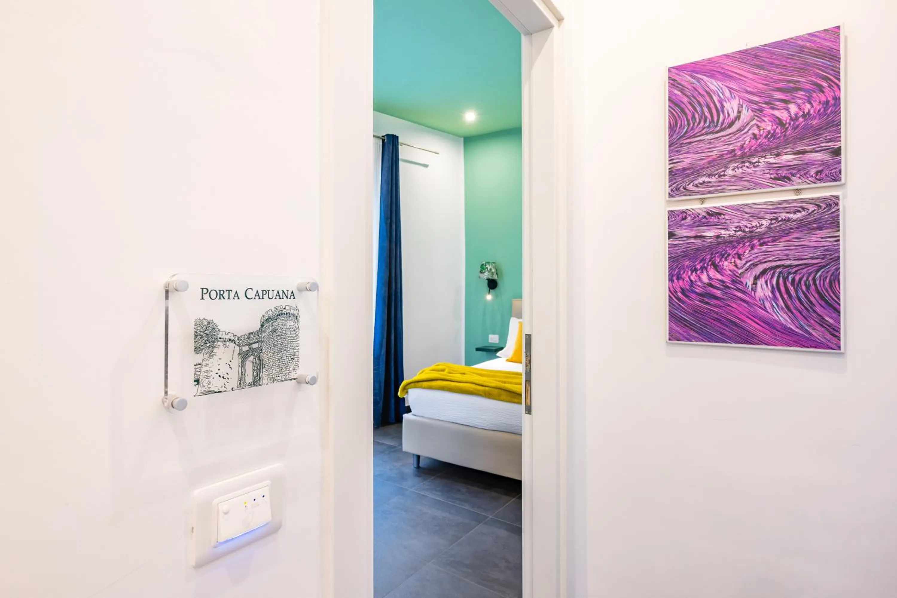 Photo of the whole room, Bed in Le Porte di Partenope