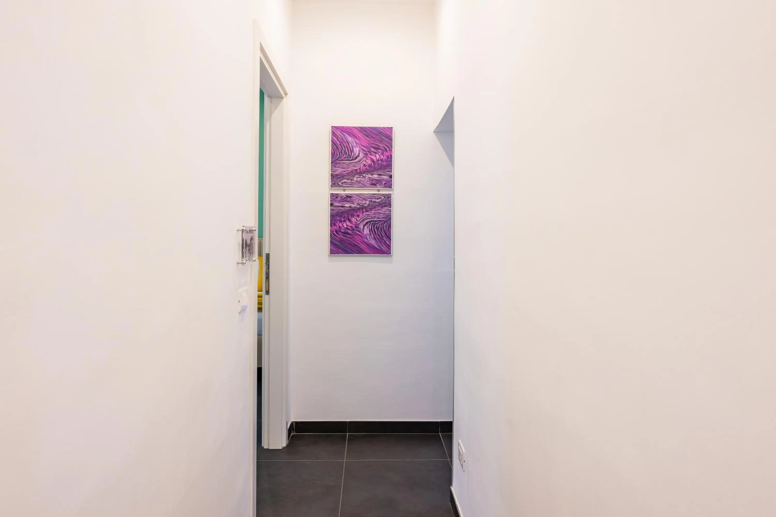 Decorative detail in Le Porte di Partenope