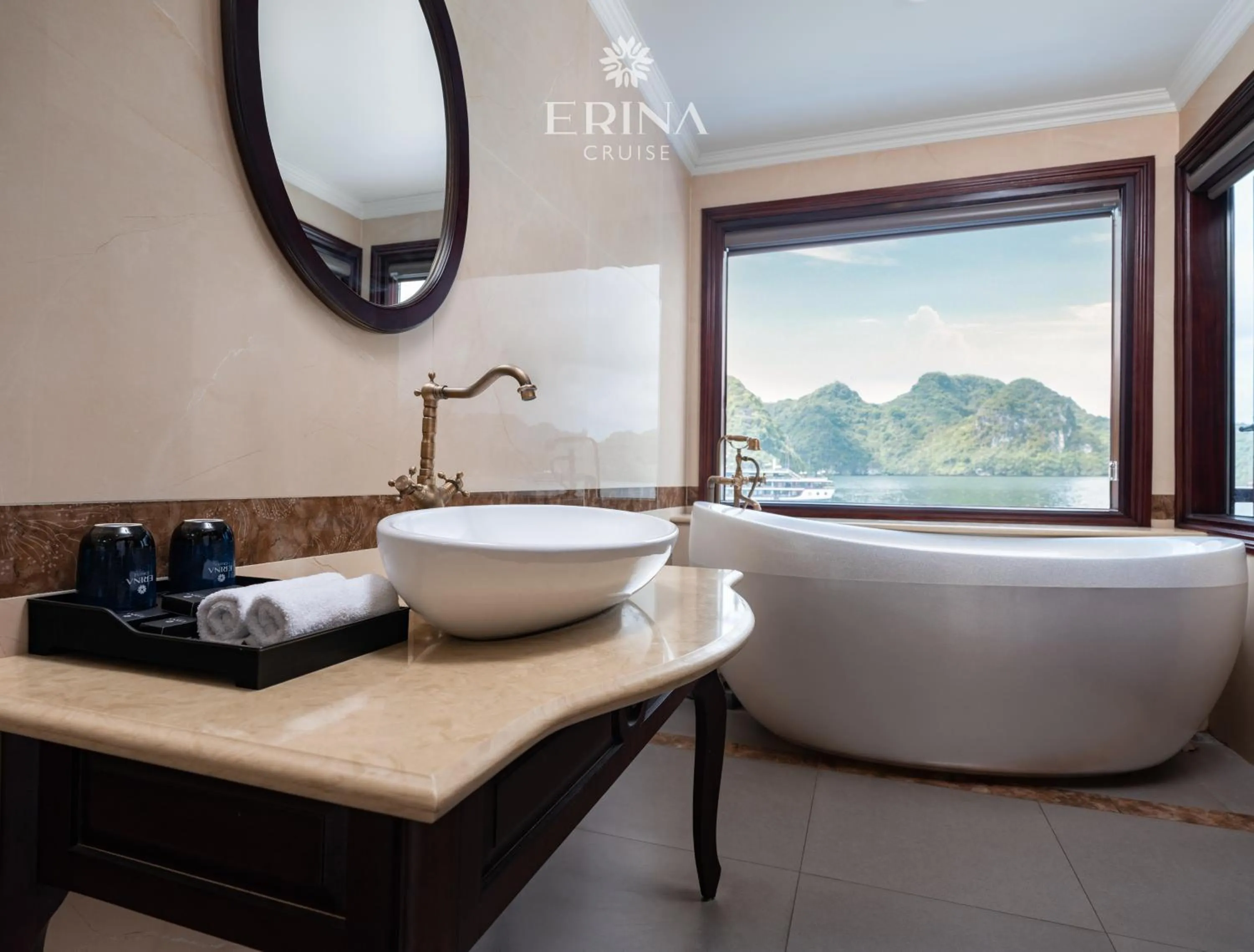 Bath in Erina Cruise by HAG