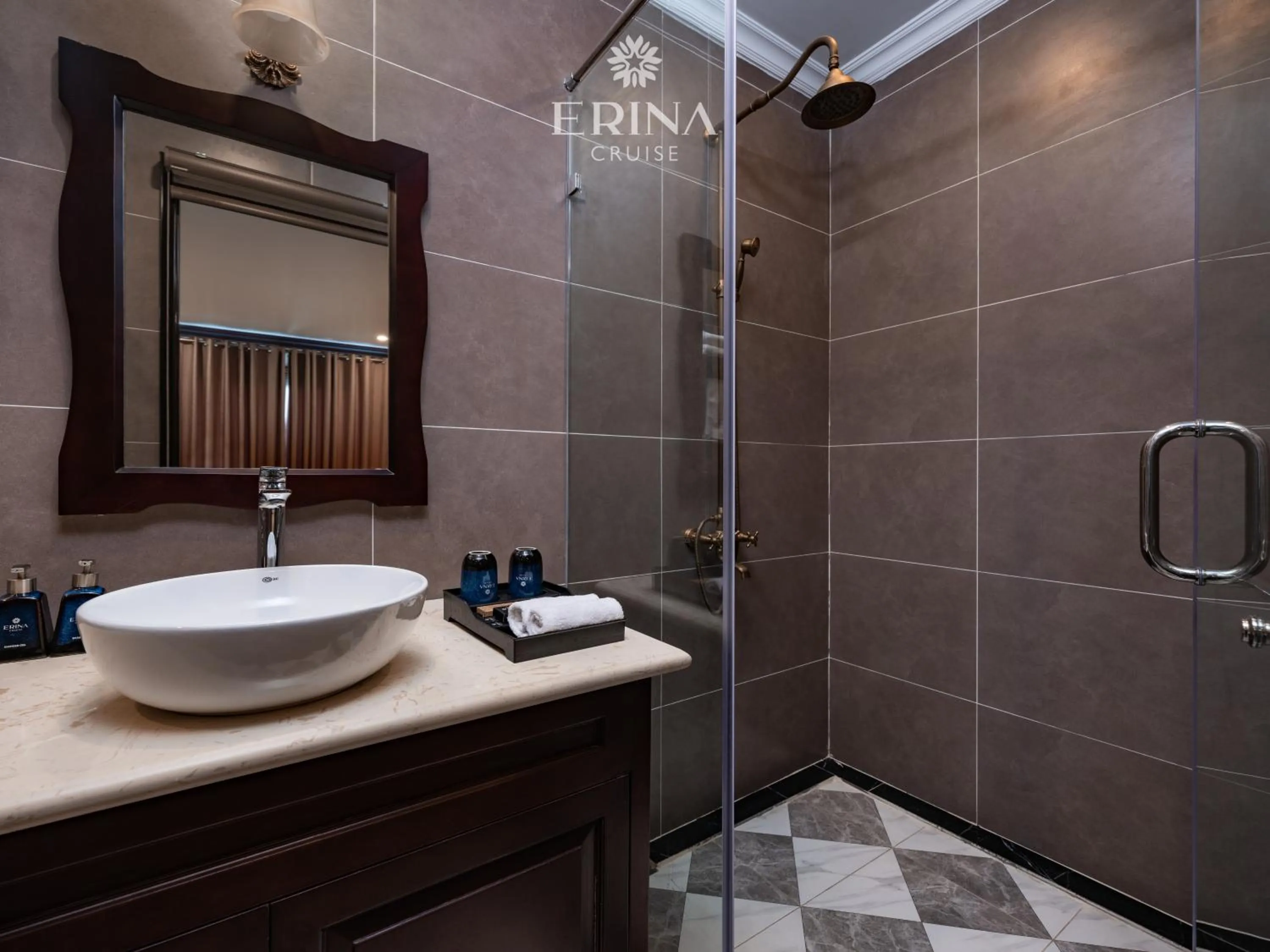 Shower in Erina Cruise by HAG