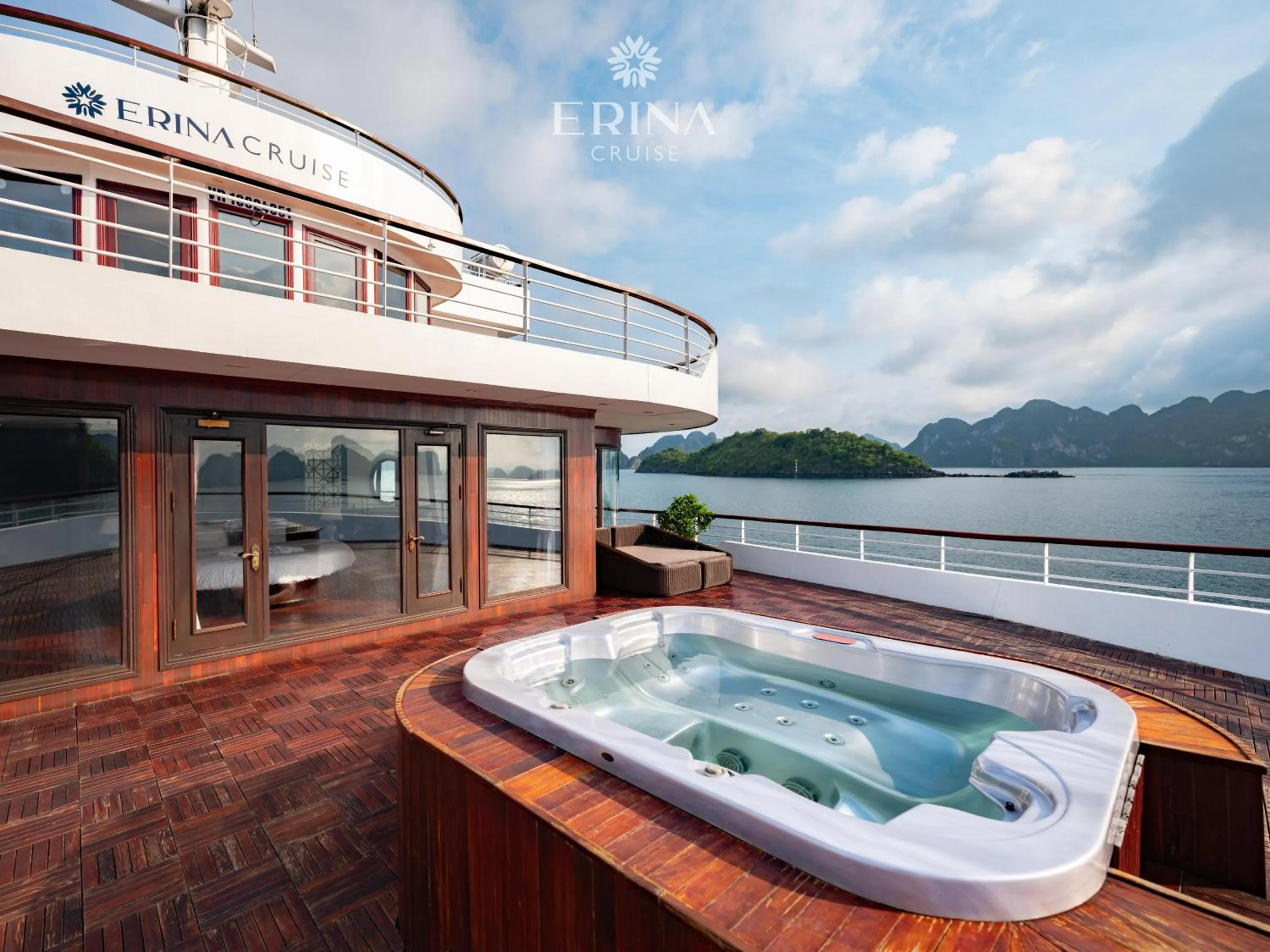 Balcony/Terrace in Erina Cruise by HAG