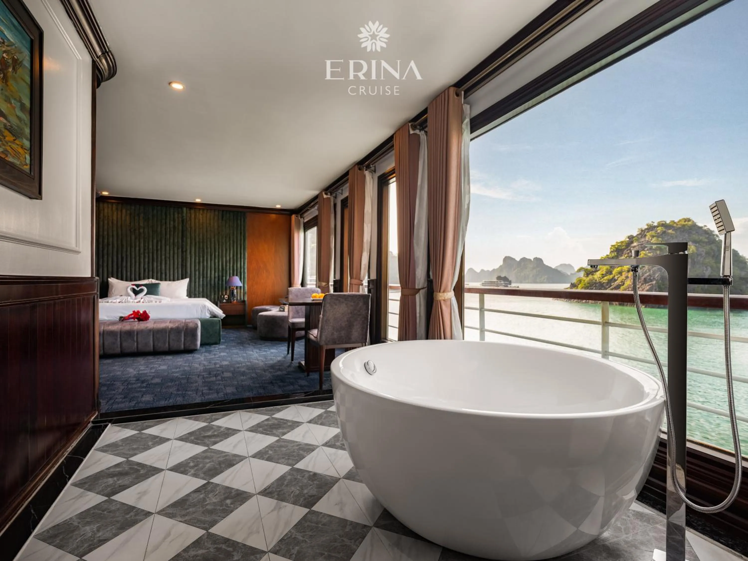 Open Air Bath, Bed in Erina Cruise by HAG