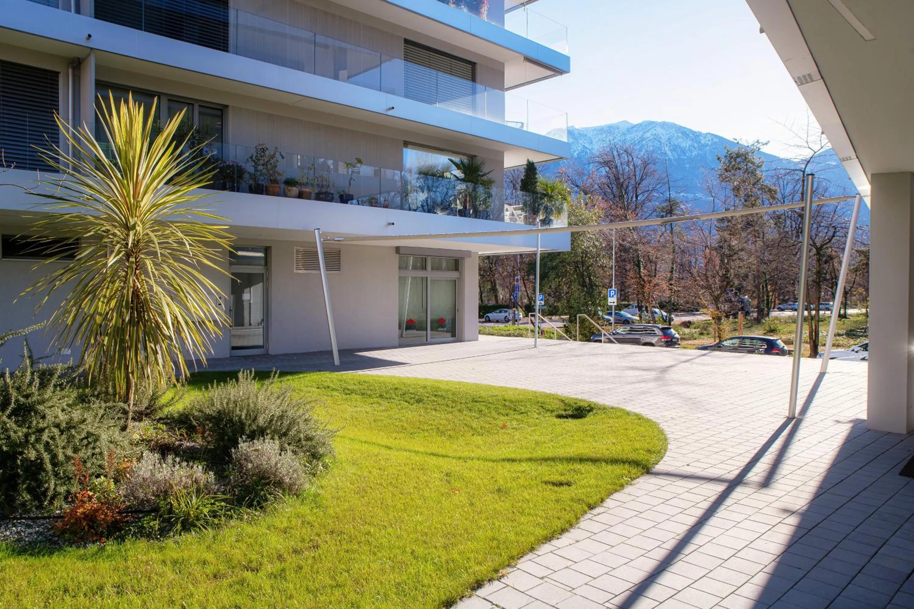 Property building in Casa Leini by Quokka 360 - two-bedroom apartment 3 minutes from Lido di Locarno