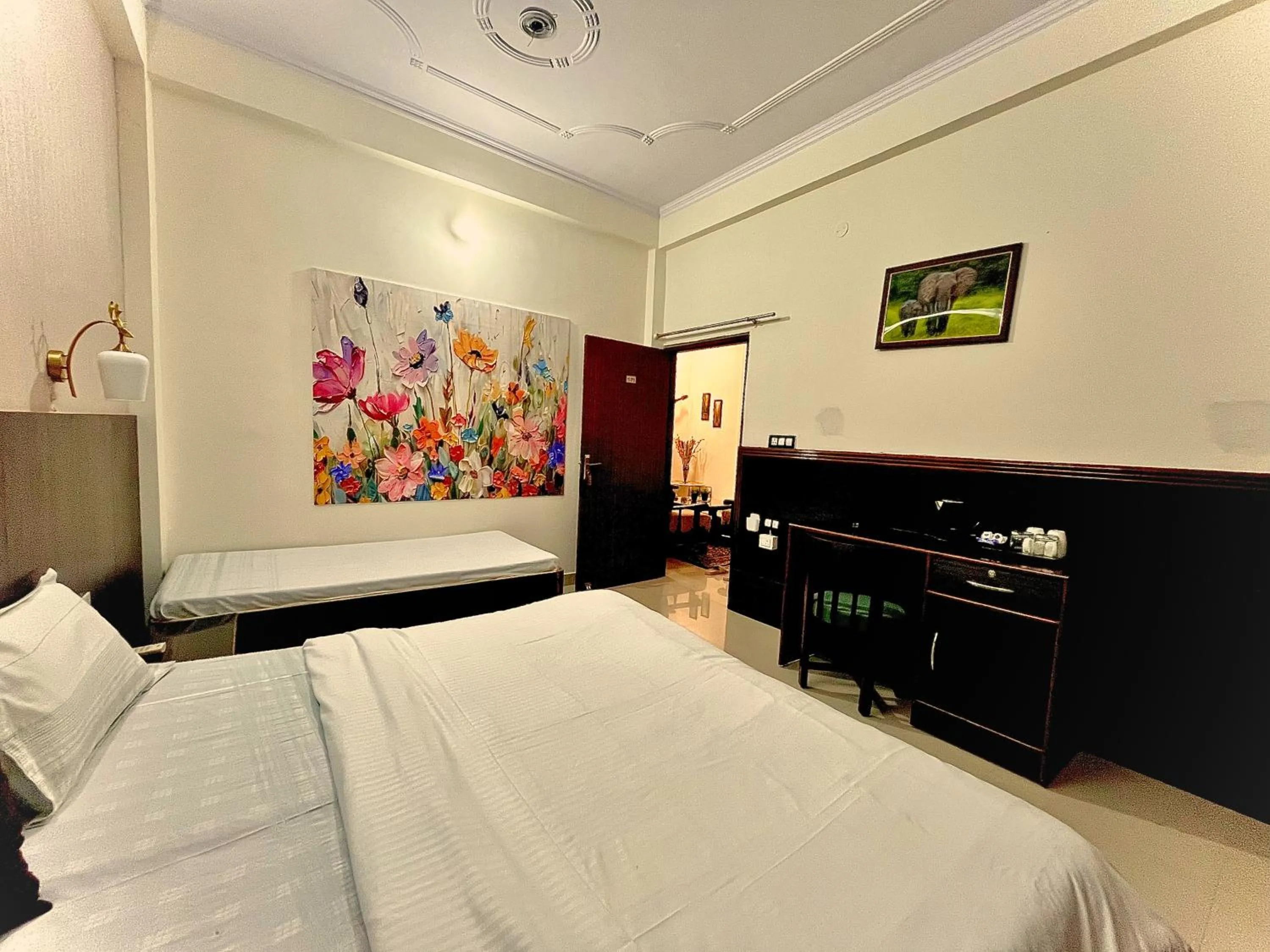 Bed in Alibaba’s Indiana Homestay