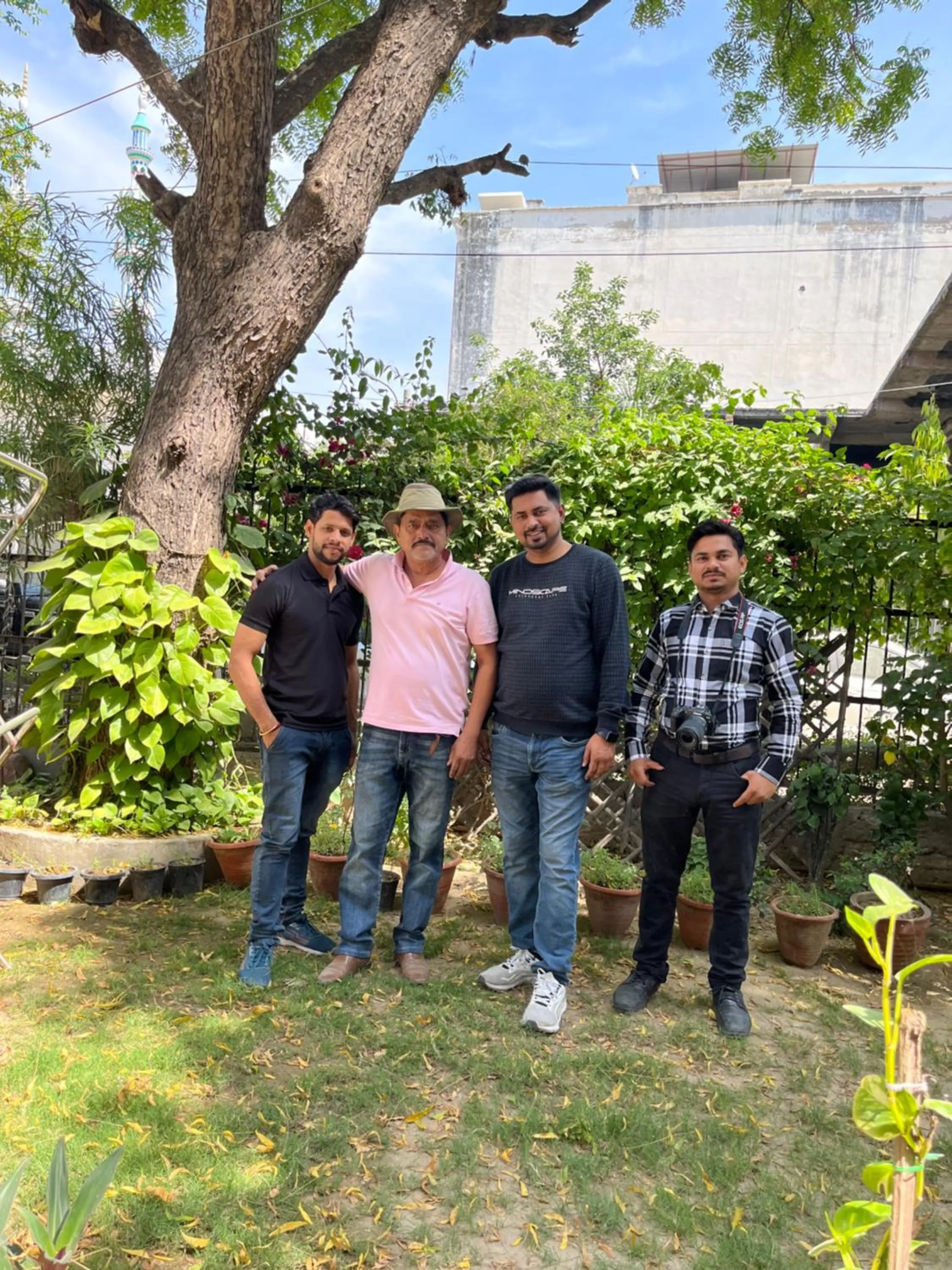 group of guests in Alibaba’s Indiana Homestay