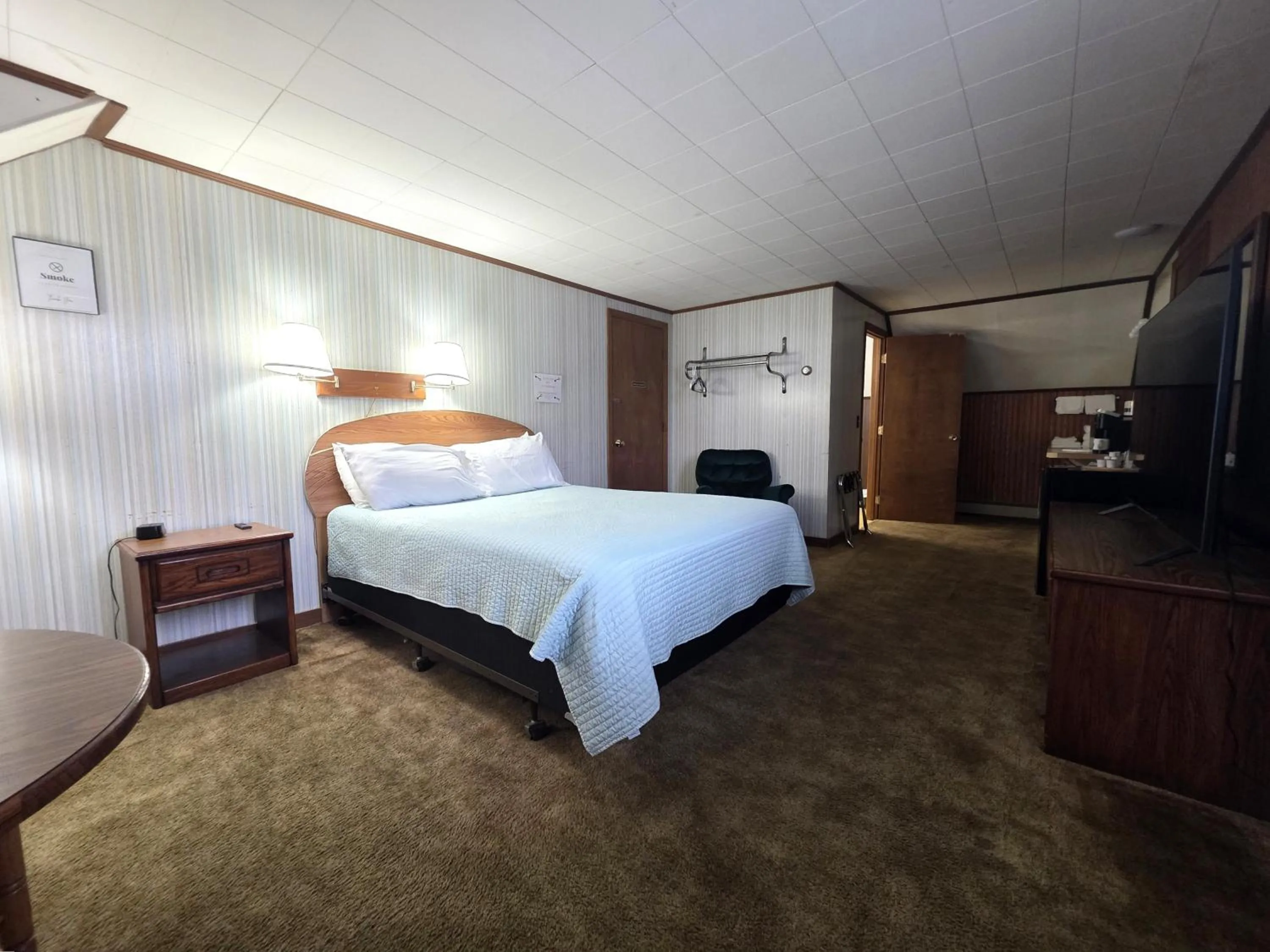 Bed in Bingham Motor Inn