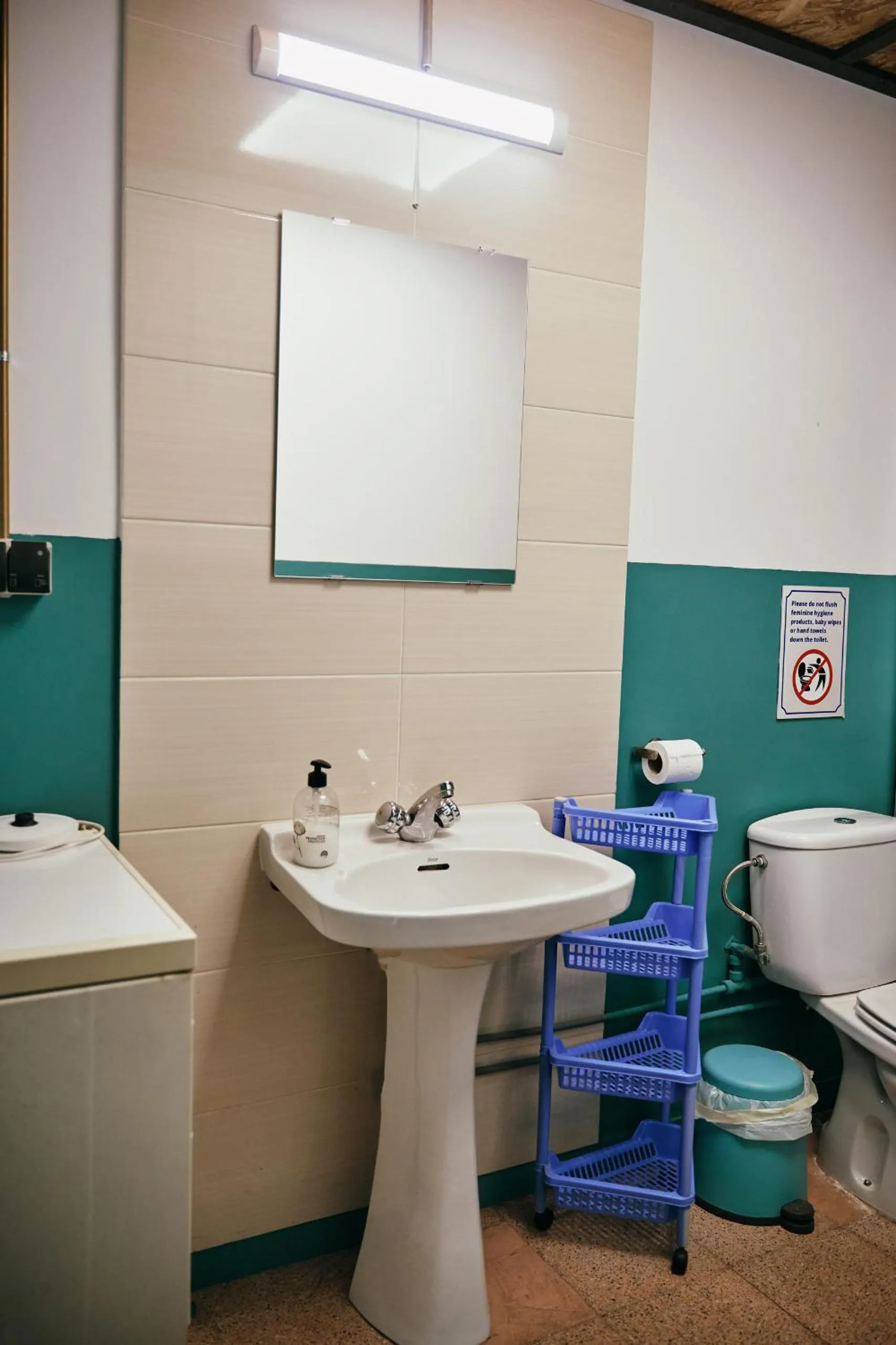 Toilet in LOFT HOSTAL Group