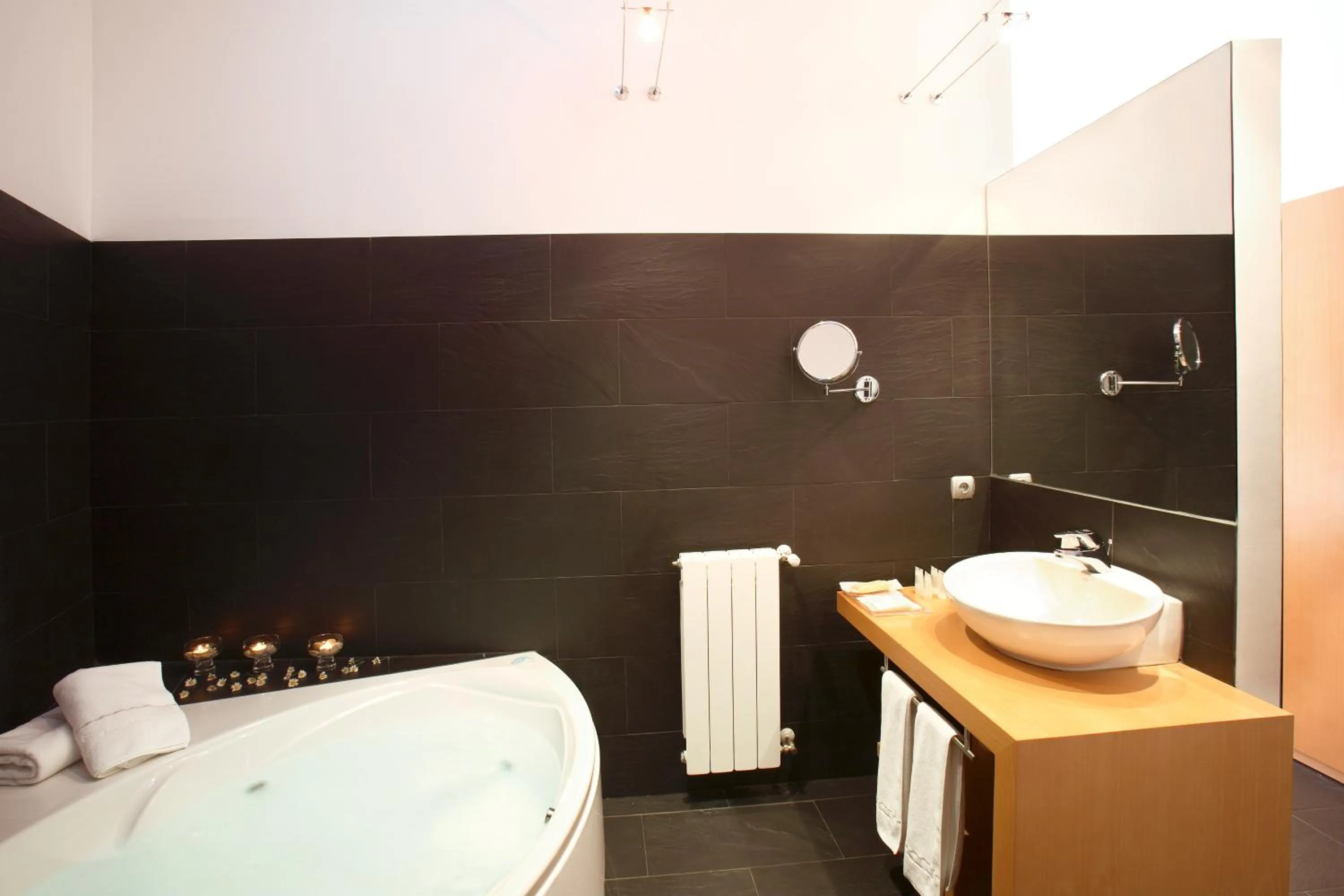 Toilet, Bed in Tierra de Biescas