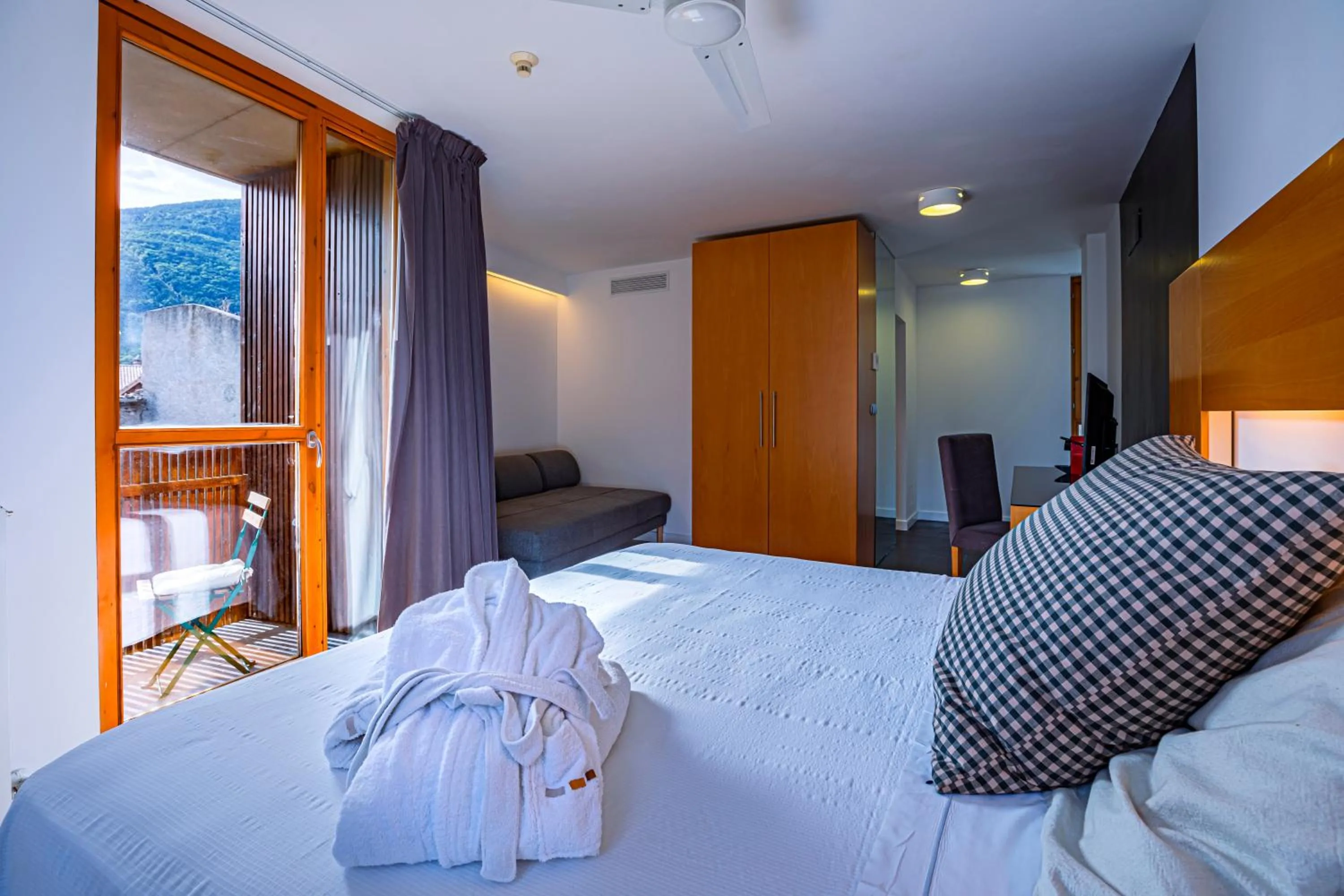 Bedroom, Bed in Tierra de Biescas