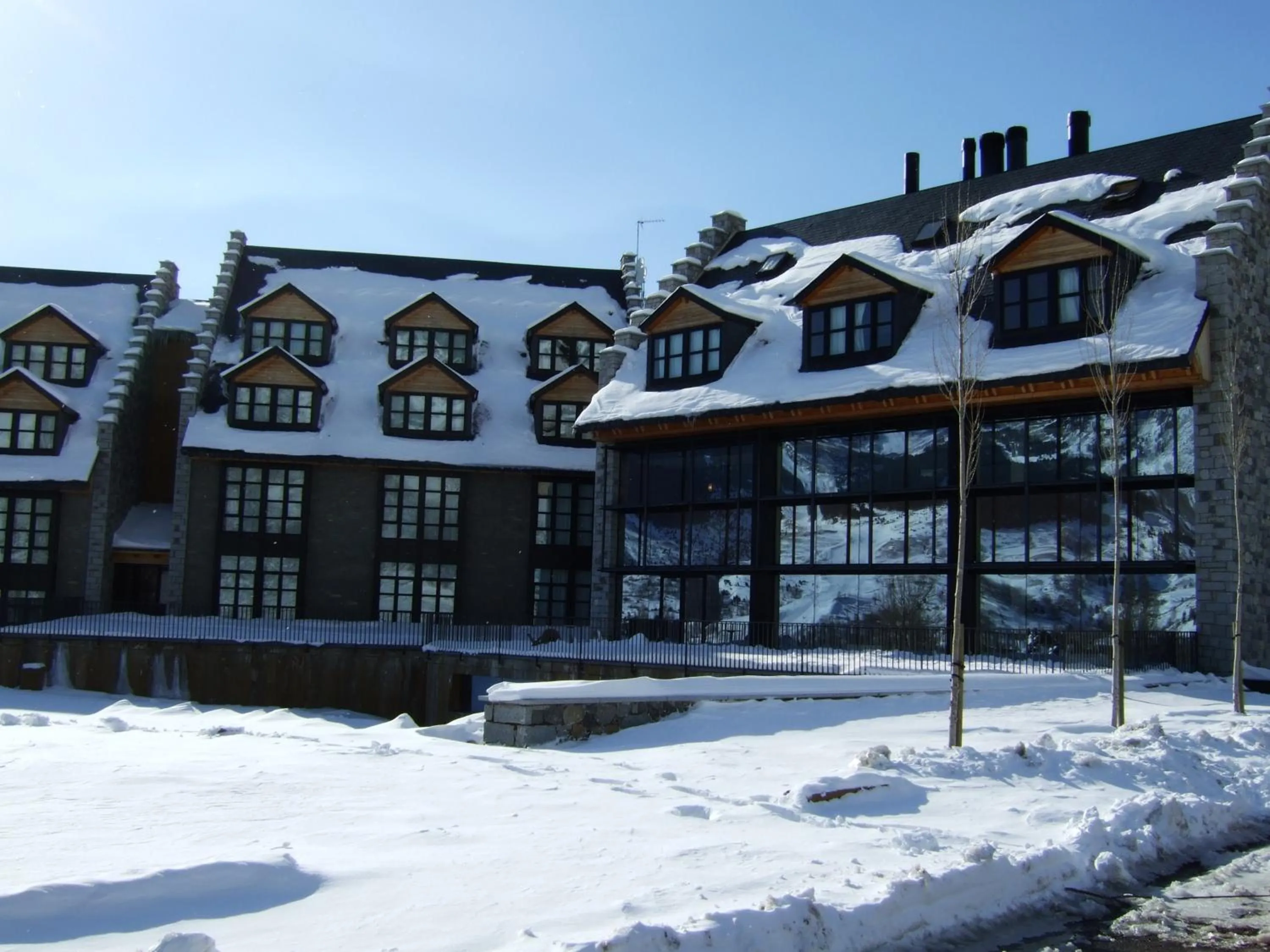 Facade/entrance in HG Cerler