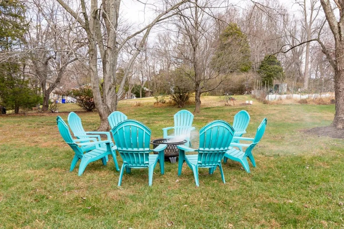 5 bedrooms with 4 Full Bath Fire Pit BBQ and Plush Amen on 1 2 acre