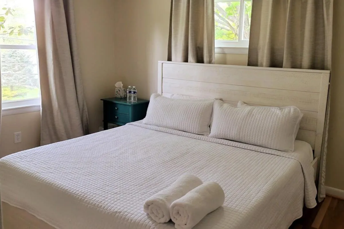 5 bedrooms with 4 Full Bath Fire Pit BBQ and Plush Amen on 1 2 acre