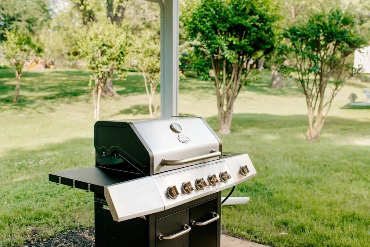 5 bedrooms with 4 Full Bath Fire Pit BBQ and Plush Amen on 1 2 acre