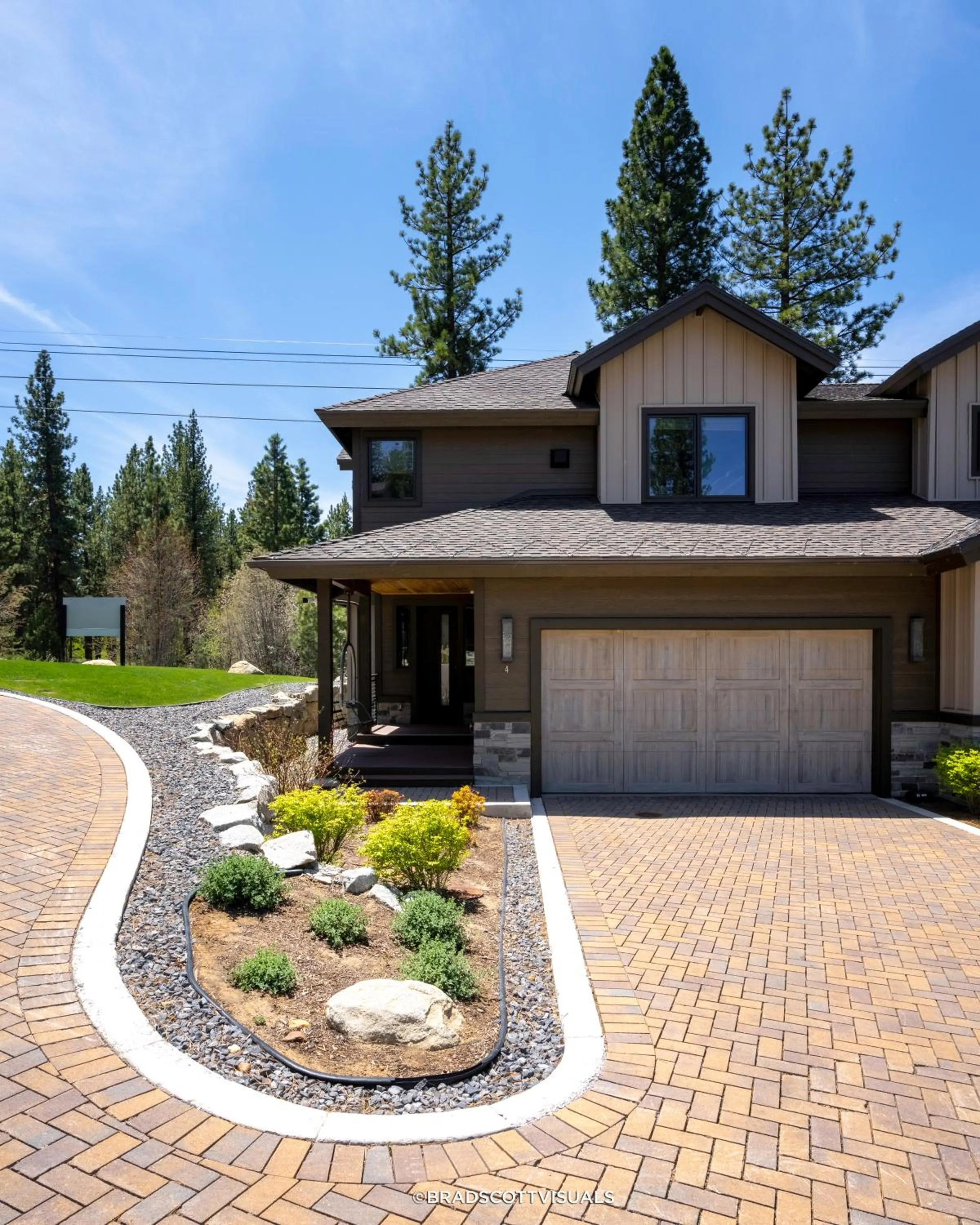 Street view in Gondola Vista Luxury Villas by Ski Heavenly & Beaches