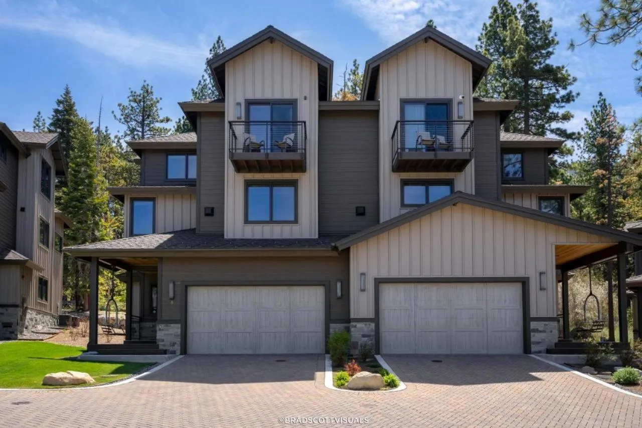 Property building in Gondola Vista Luxury Villas by Ski Heavenly & Beaches