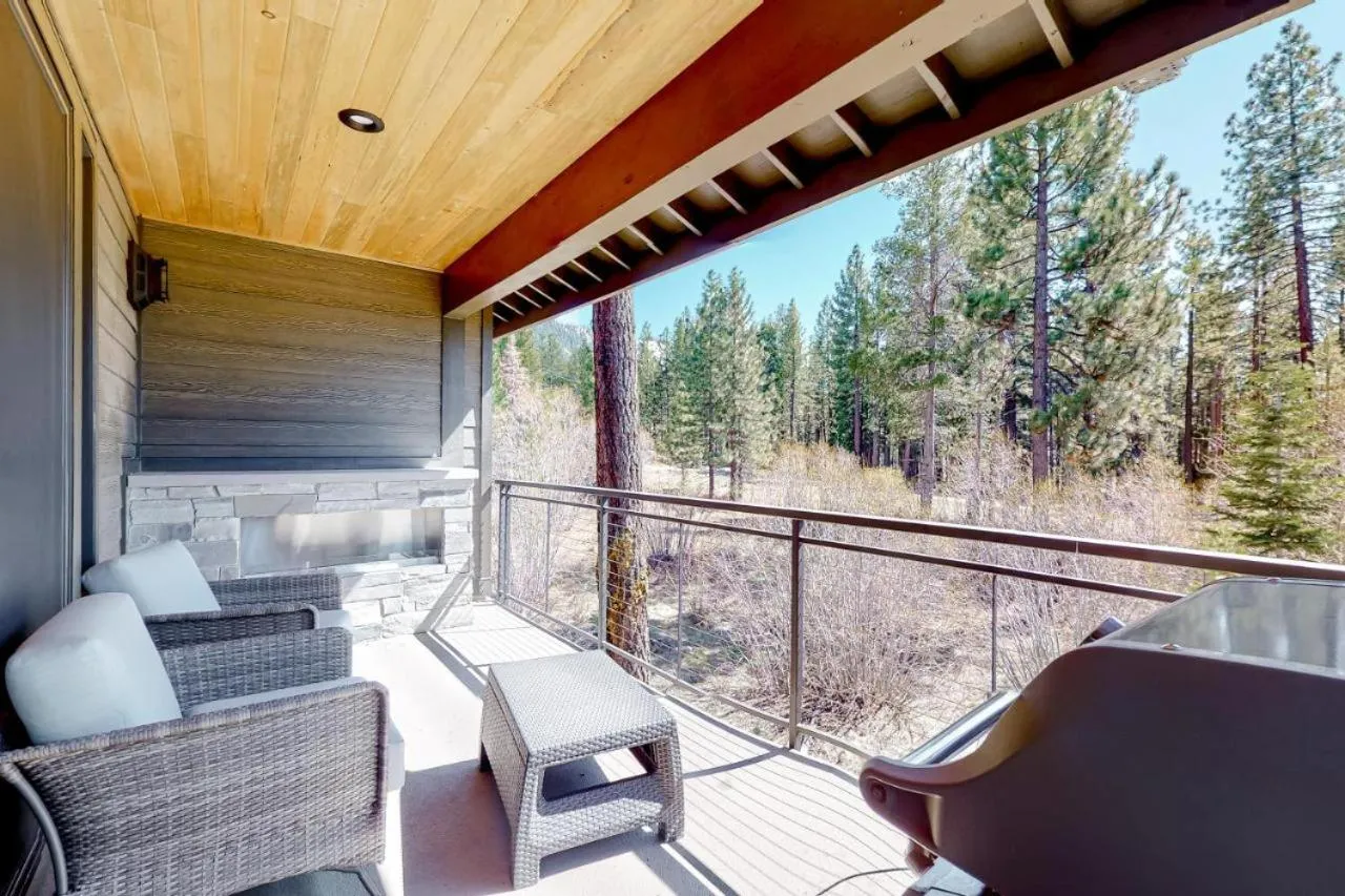 Day in Gondola Vista Luxury Villas by Ski Heavenly & Beaches