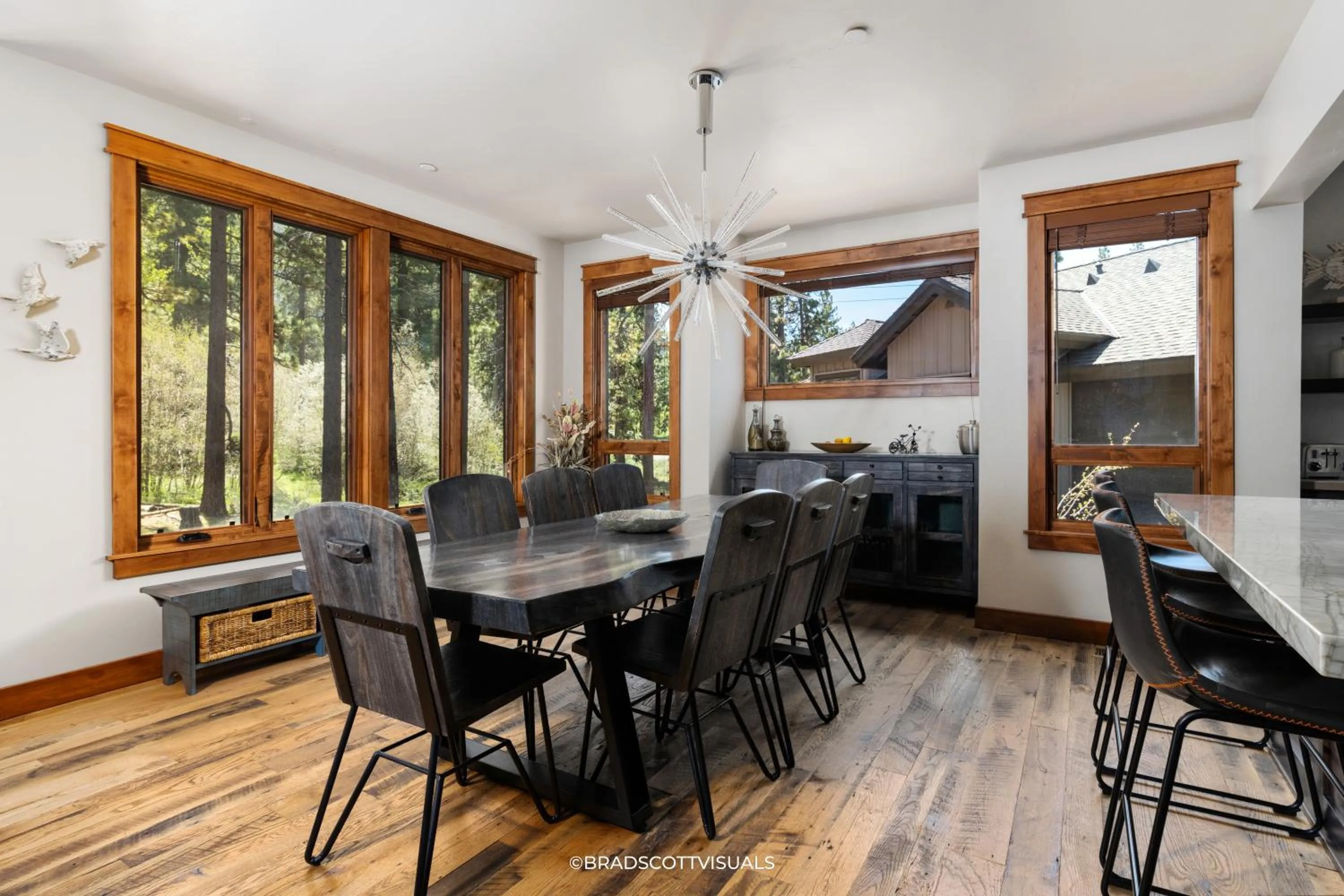 Dining area in Gondola Vista Luxury Villas by Ski Heavenly & Beaches