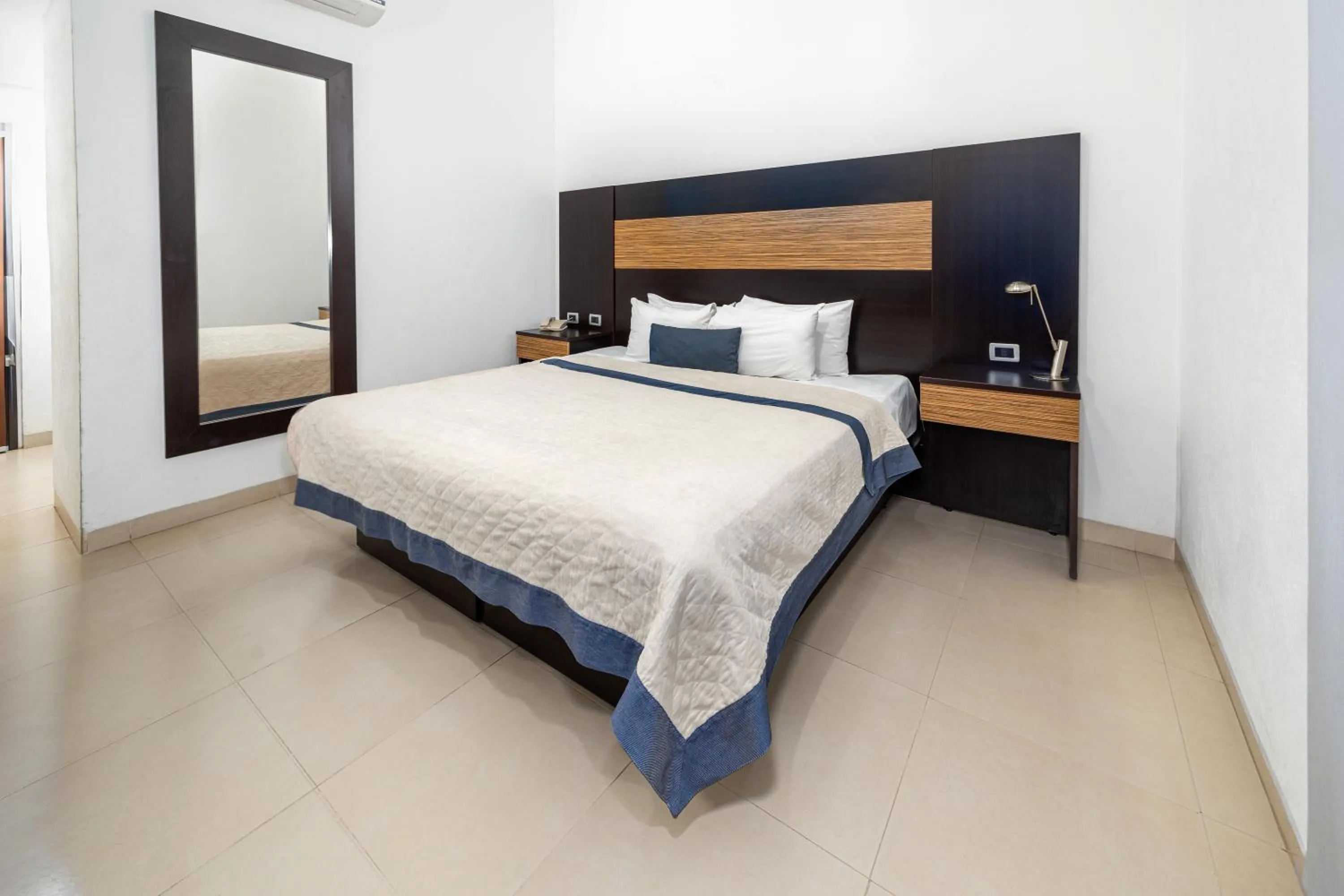 Bedroom, Bed in Hotel México Plaza Silao Aeropuerto