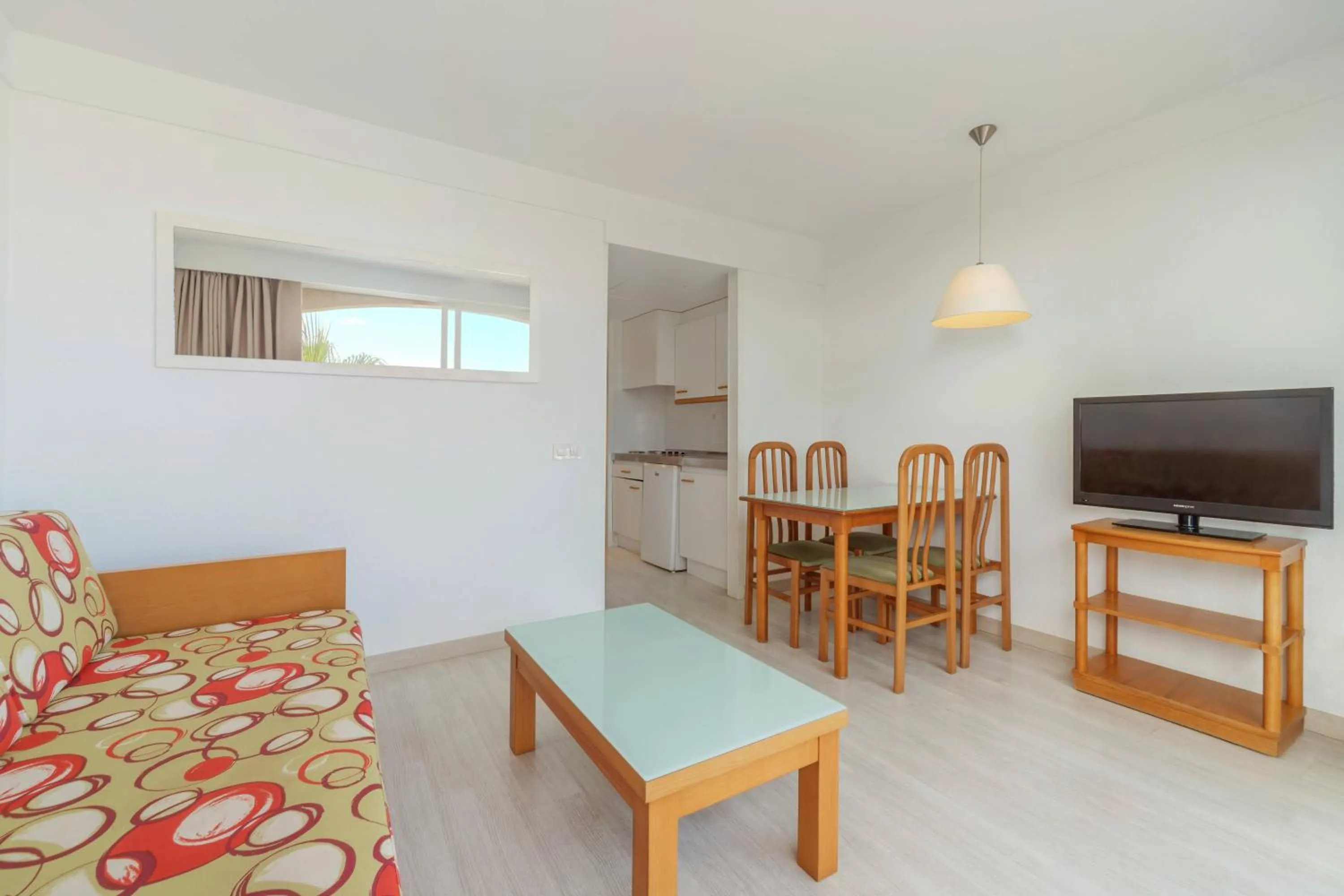 TV and multimedia in Club Simó