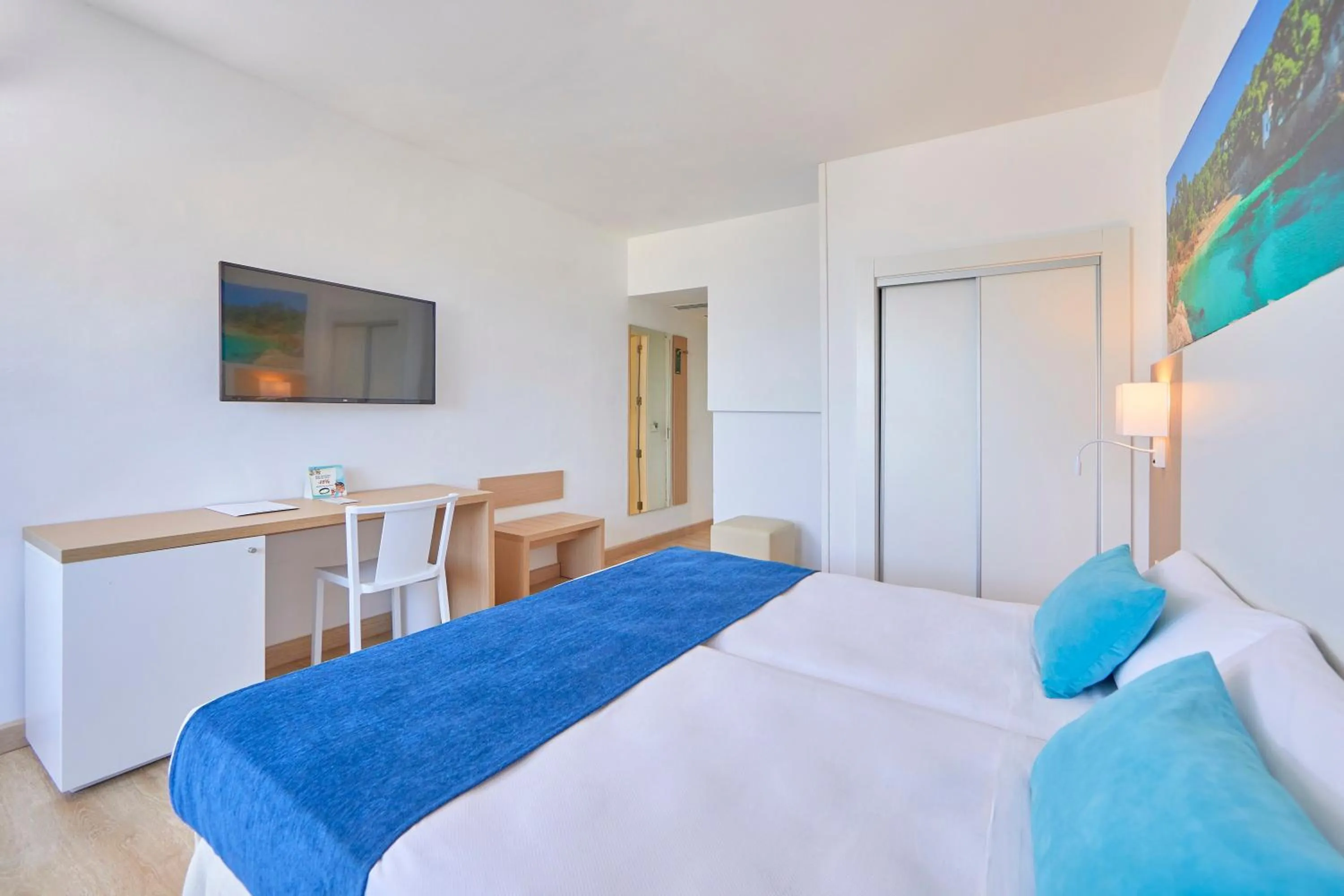 Bedroom, Bed in whala!beach