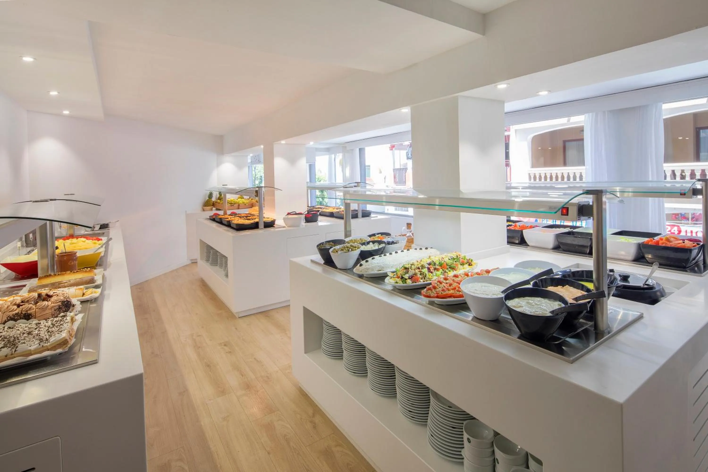 Restaurant/places to eat in whala!beach