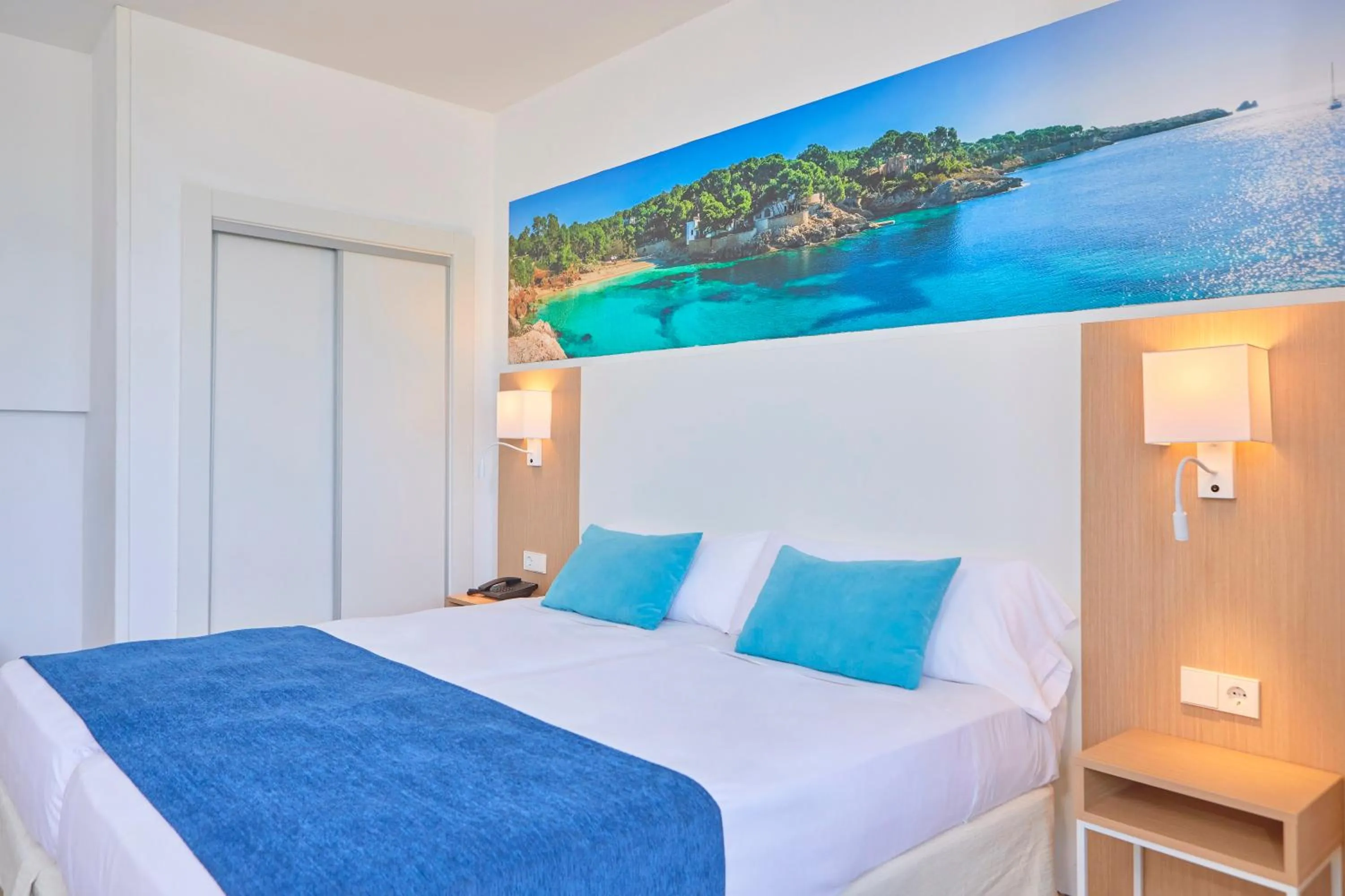 Bedroom, Bed in whala!beach
