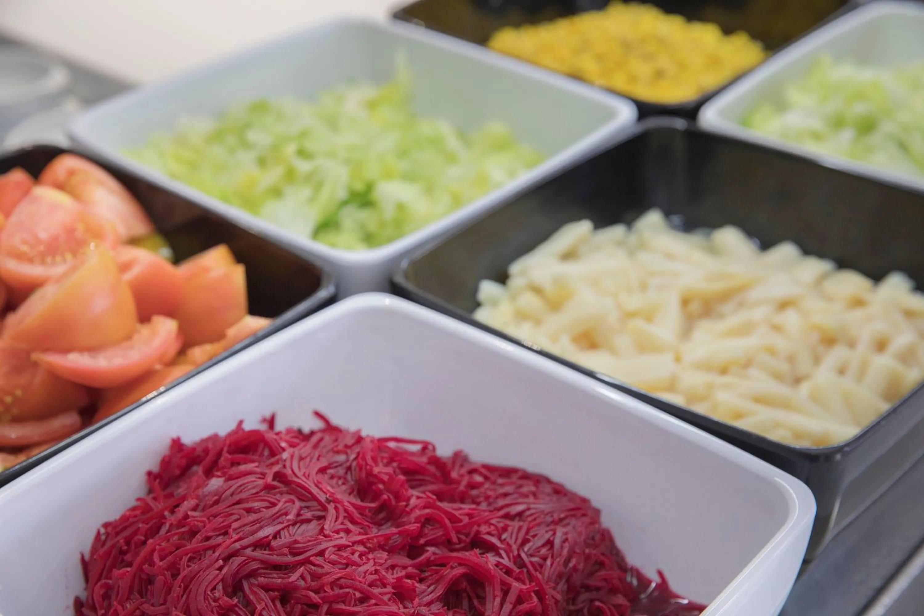 Restaurant/places to eat in whala!beach