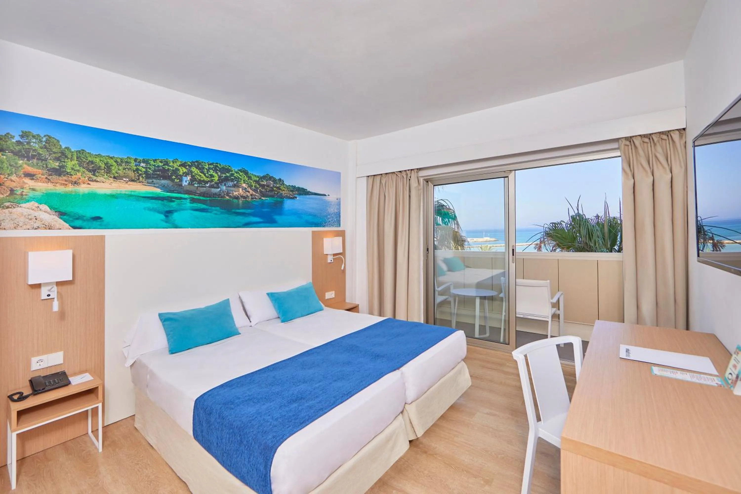 Bedroom, Bed in whala!beach