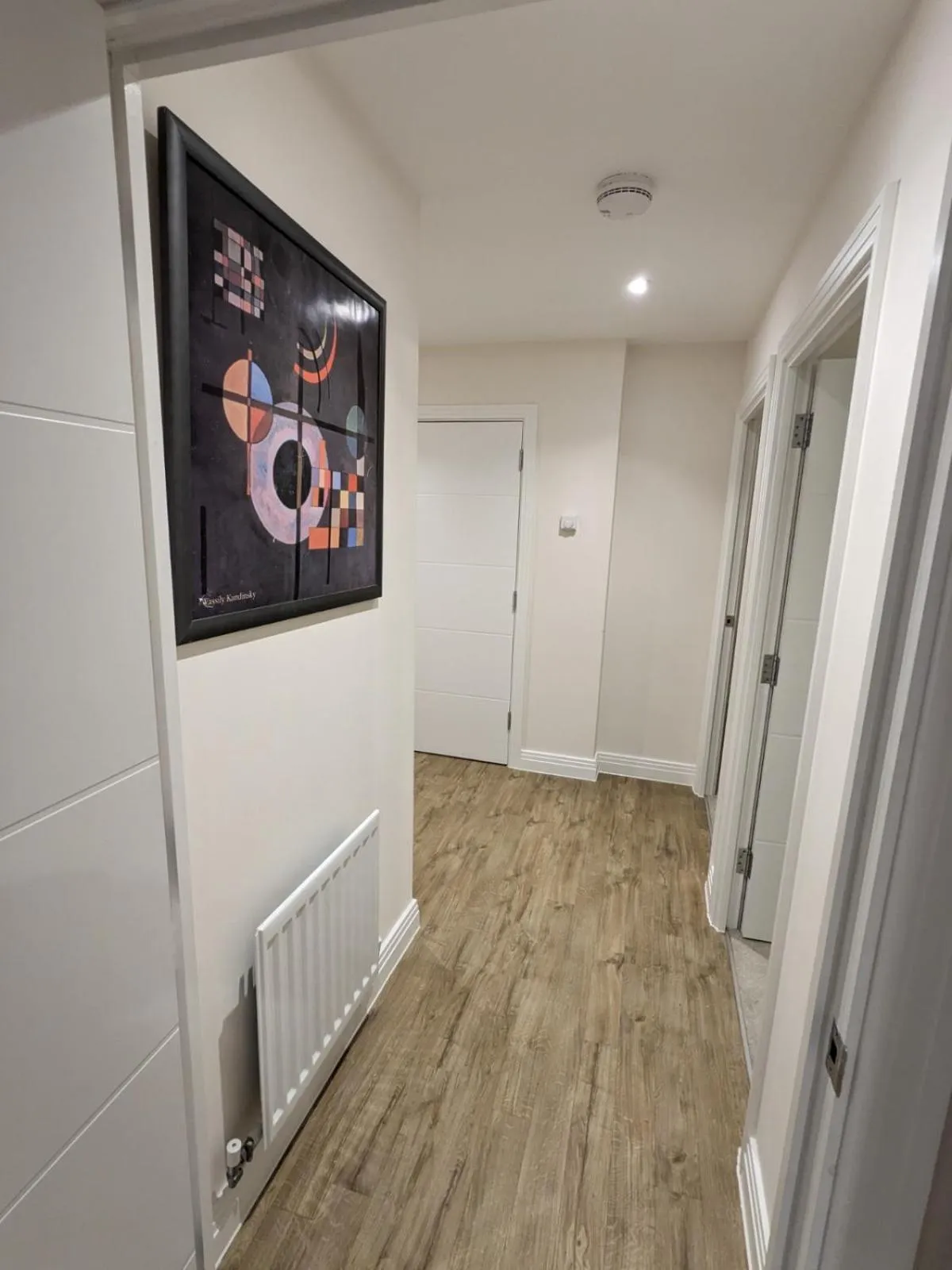 Decorative detail in Stunning 2-Bed Apartment in Stevenage, Sleeps 5 with free Private Parking
