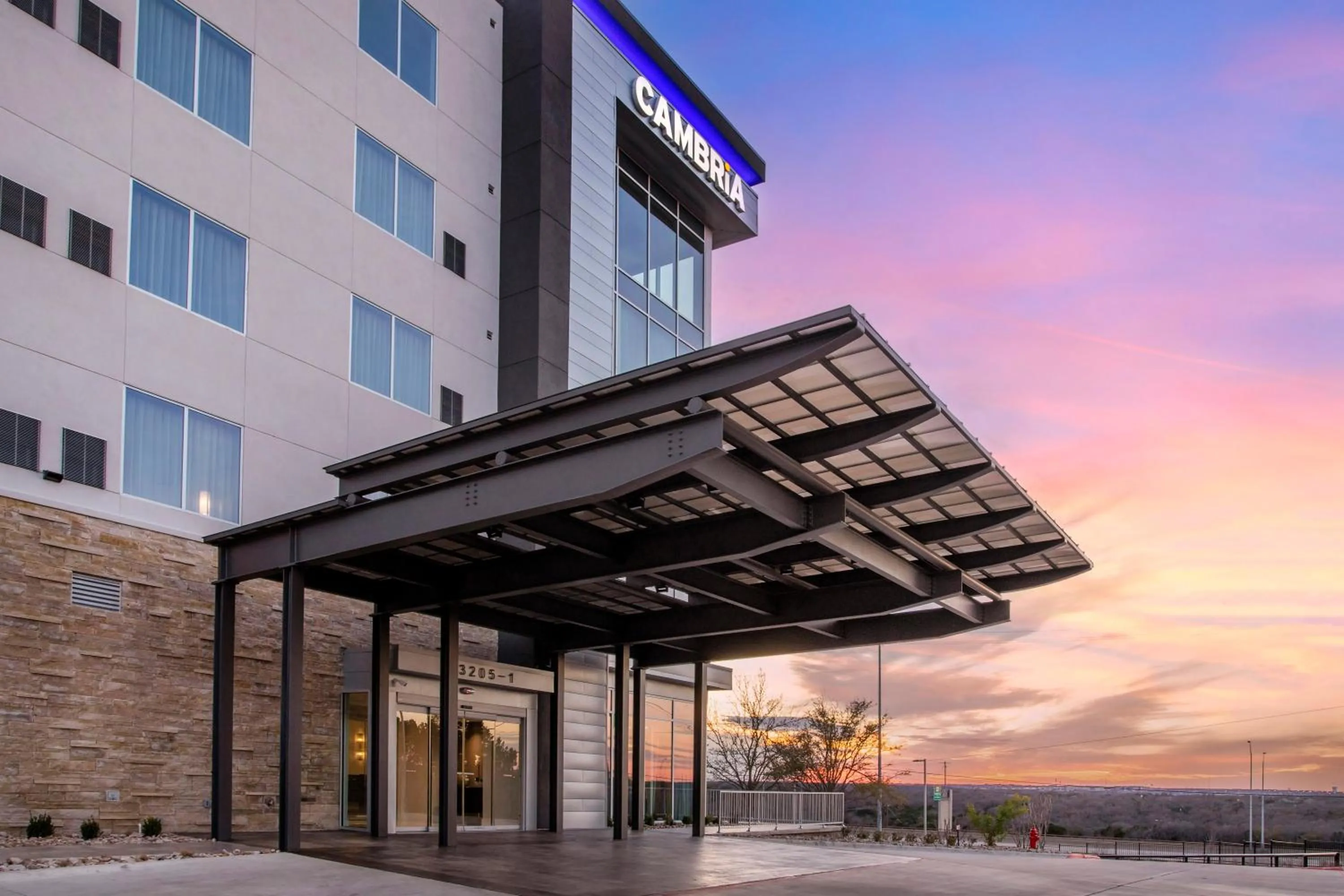 Property building in Cambria Hotel Austin Uptown near the Domain