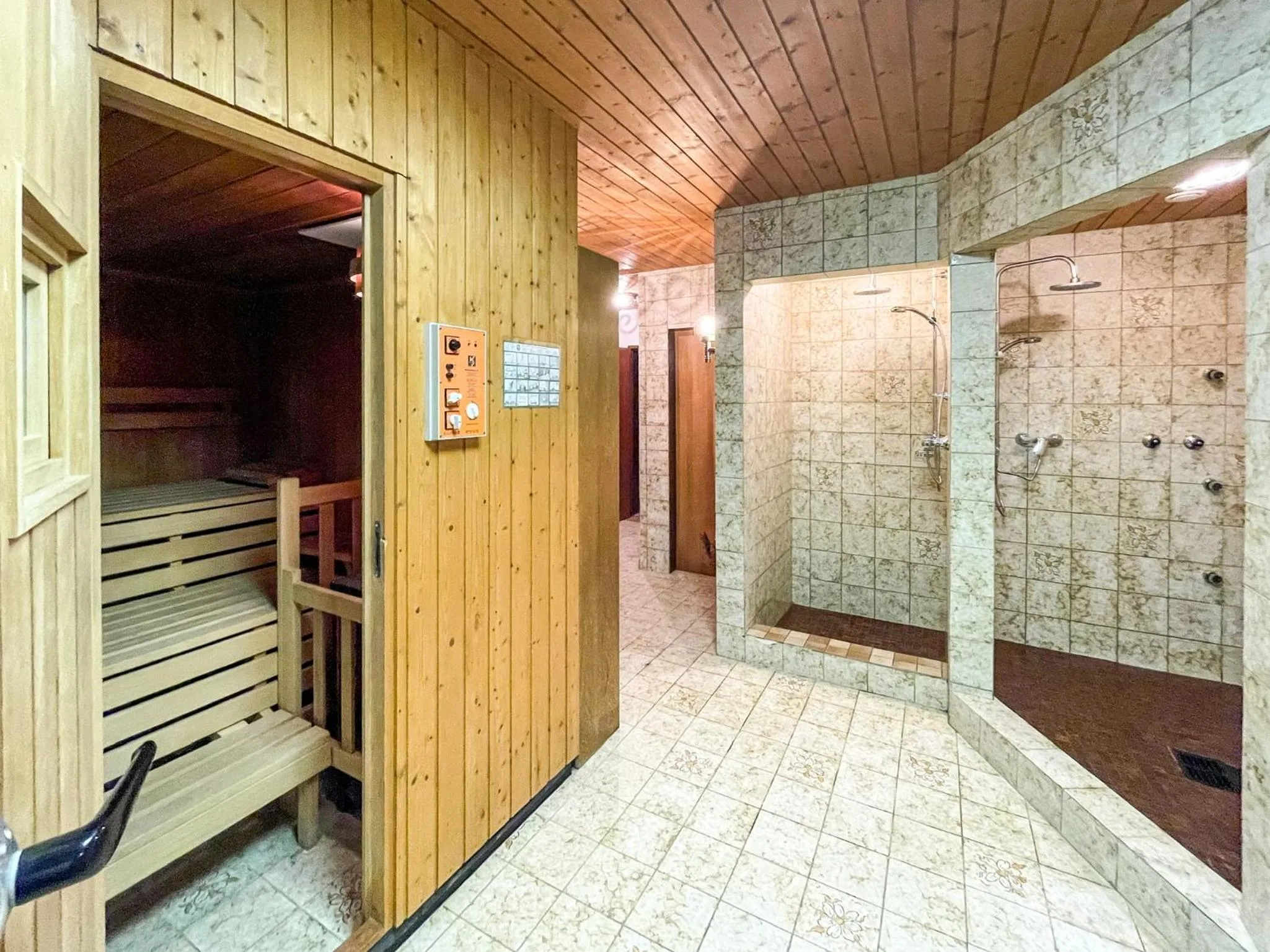 Shower in Haus Sabine