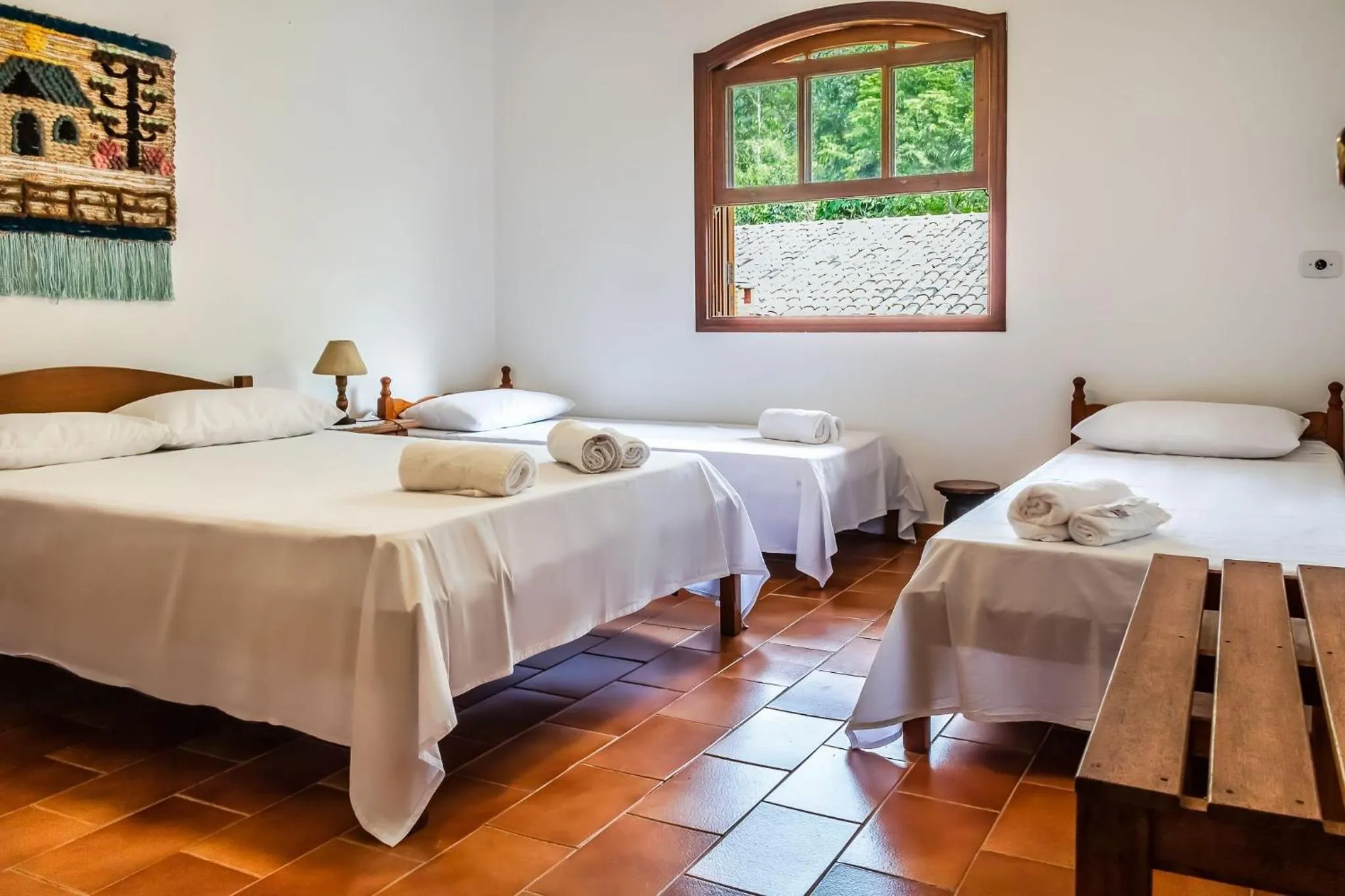 Photo of the whole room, Bed in Casa com jardim e churrasqueira perto da praia