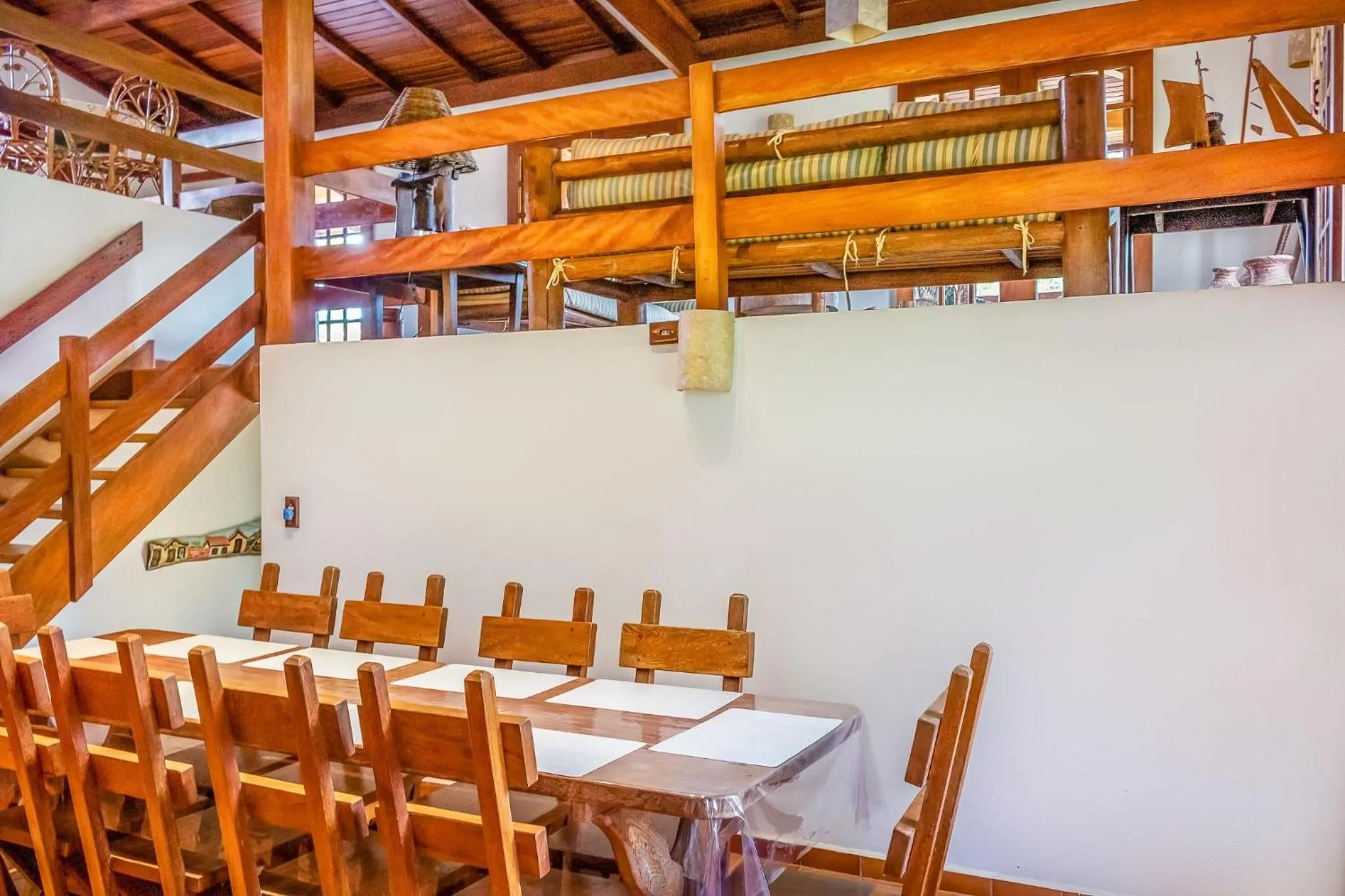 Dining area in Casa com jardim e churrasqueira perto da praia