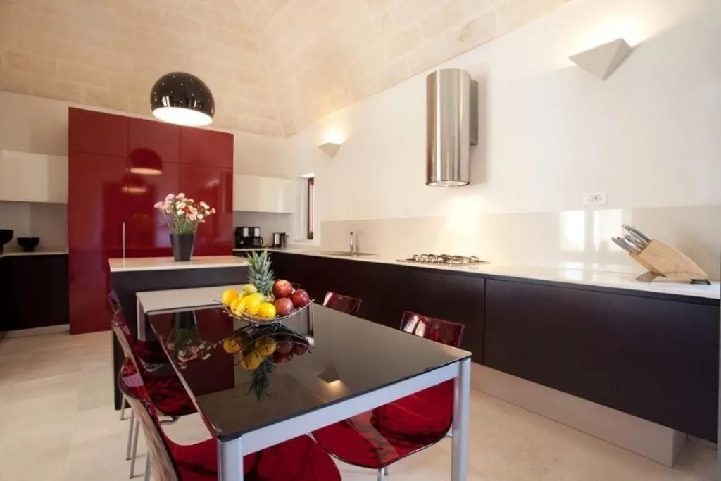 Kitchen or kitchenette in Villa Matera