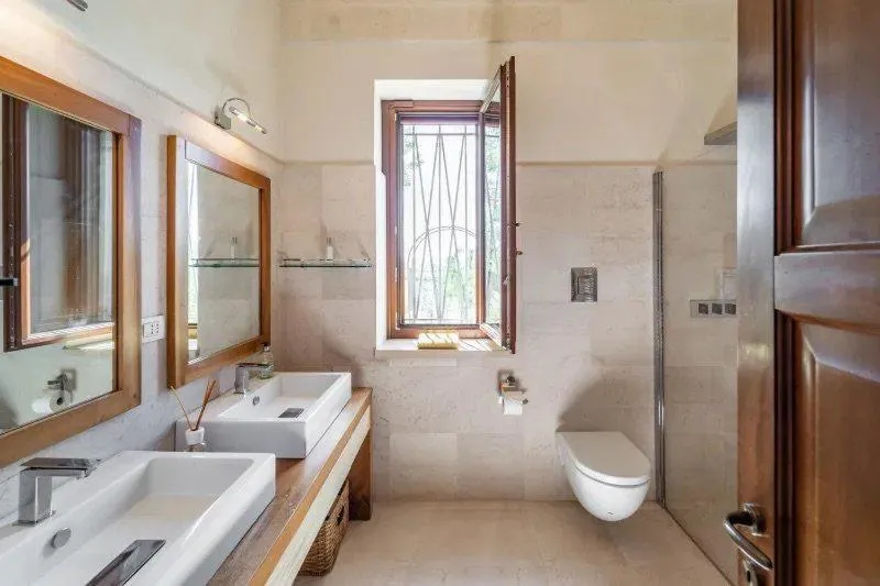 Shower in Villa Matera