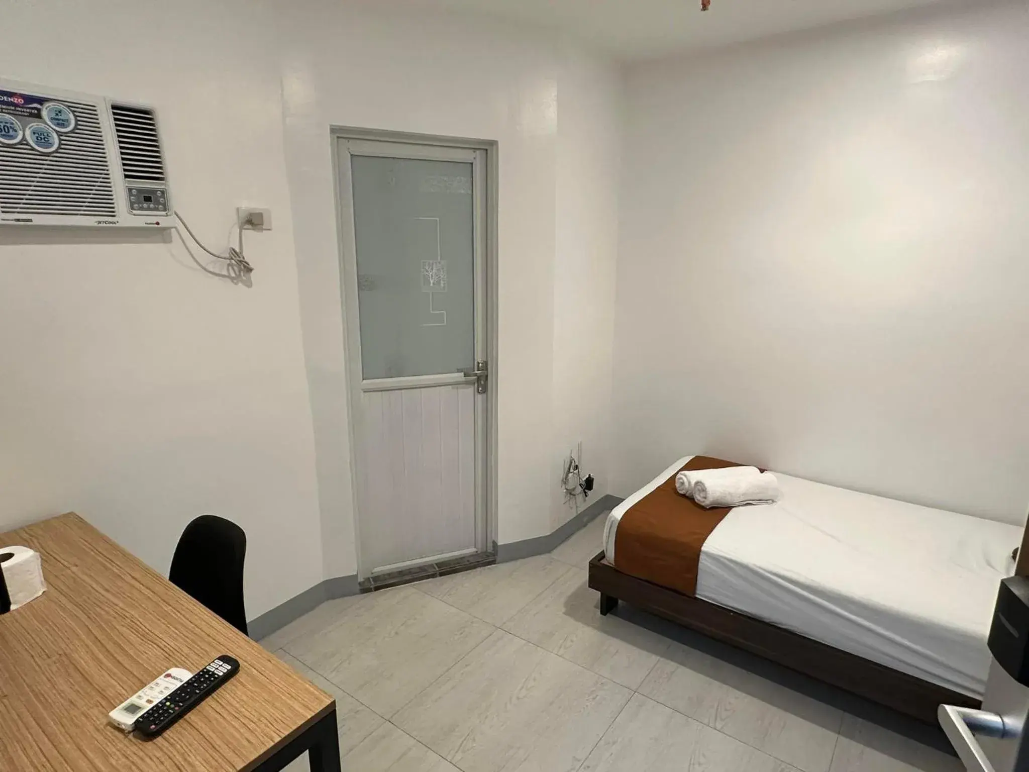 Budget Single Room - single occupancy in Aden Hotel Budget Single Room - single occupancy in Aden Hotel