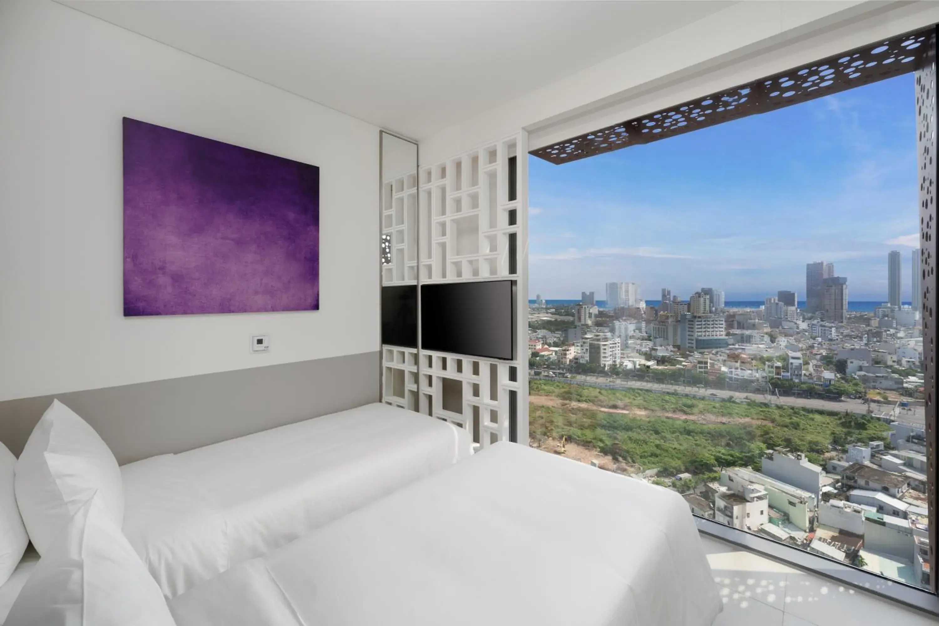 Deluxe Twin Room in Wink Icon Hotel Danang Riverside - 24hrs Stay & Rooftop Pool Bar Deluxe Twin Room in Wink Icon Hotel Danang Riverside - 24hrs Stay & Rooftop Pool Bar