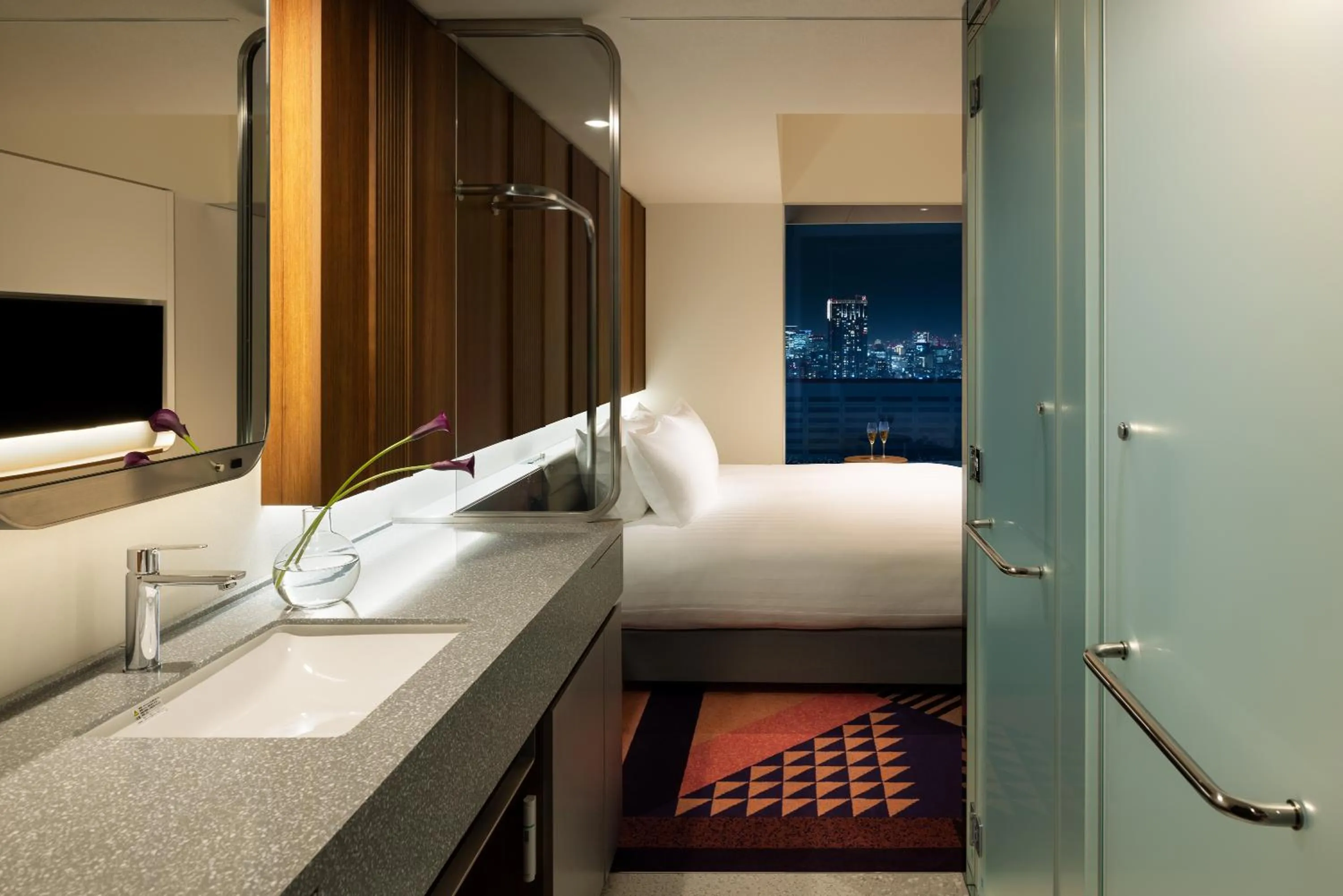 Bedroom, Bed in HOTEL GROOVE SHINJUKU, A PARKROYAL Hotel