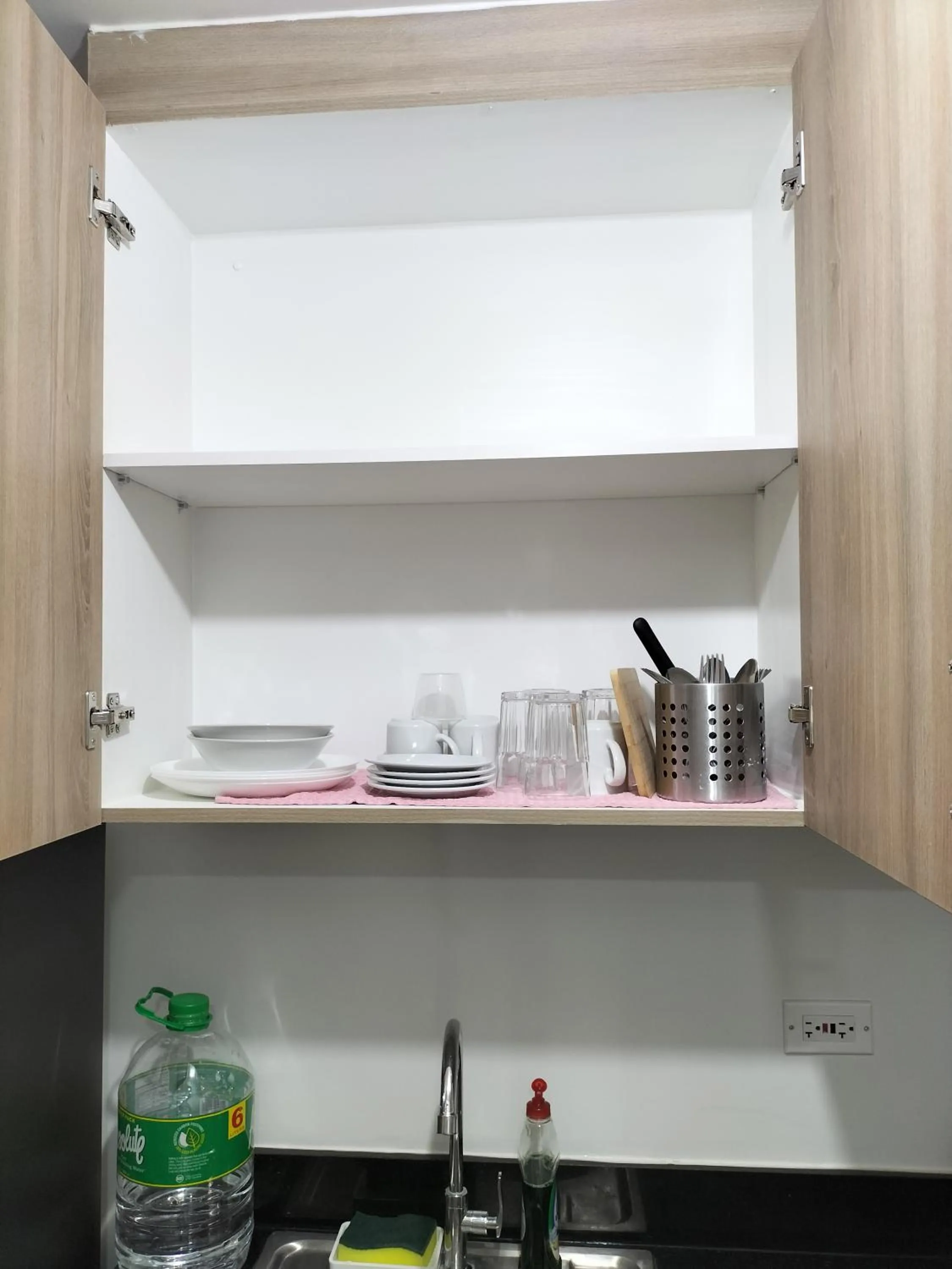 Kitchen or kitchenette in Cozy22 1BR at Shore2 Tower2