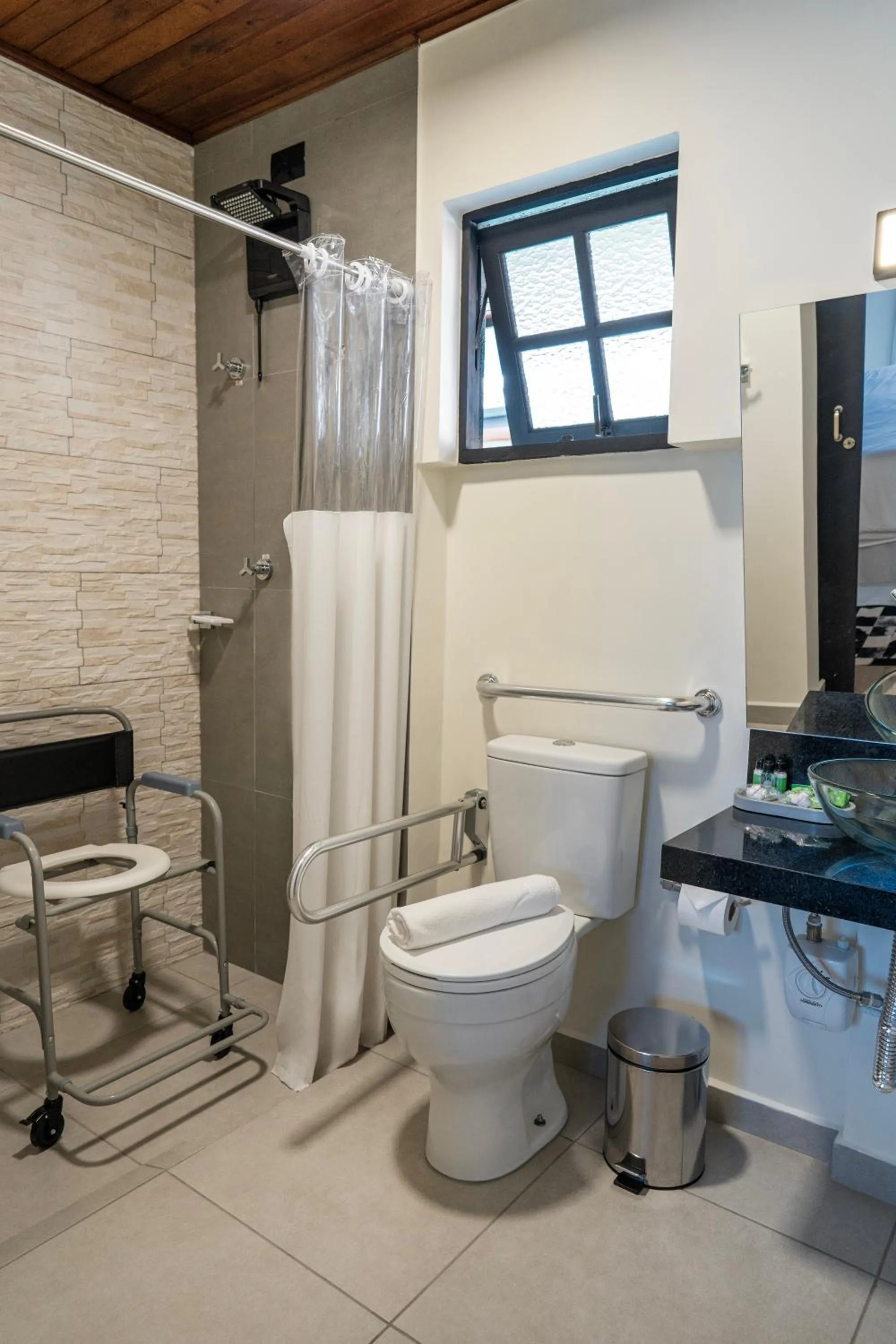 Bathroom in Pousada Terrazzo Bonjardim - by Easy Hotéis