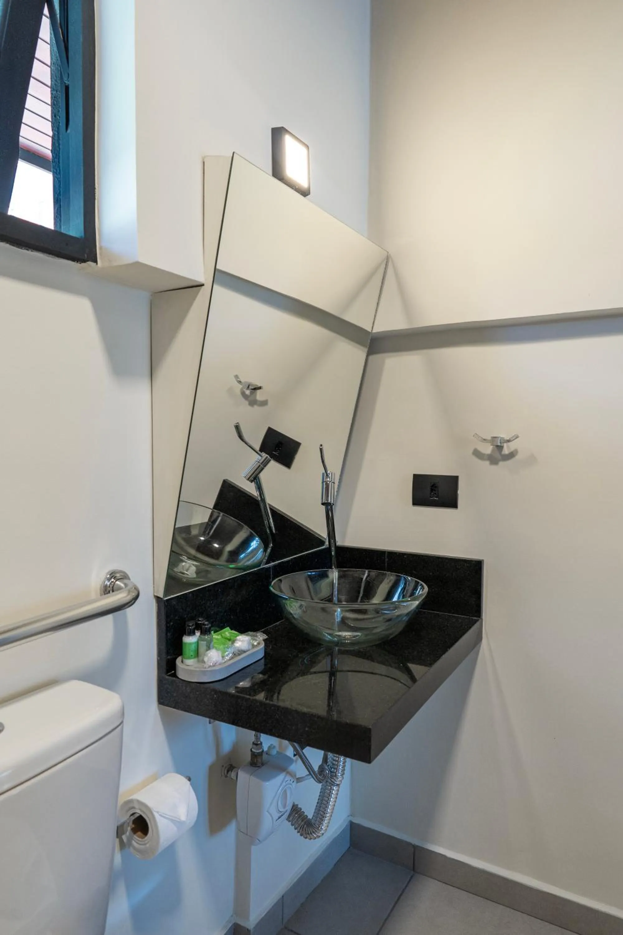 Bathroom in Pousada Terrazzo Bonjardim - by Easy Hotéis