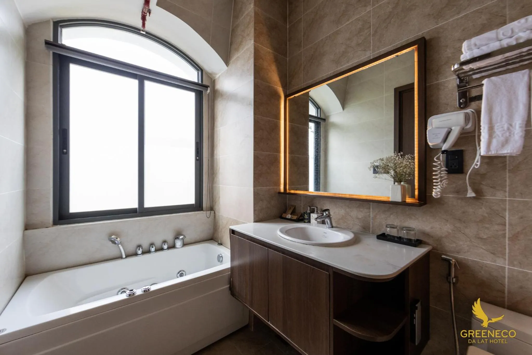 Bath in GREENECO DA LAT HOTEL - Khách sạn Green Eco Đà Lạt