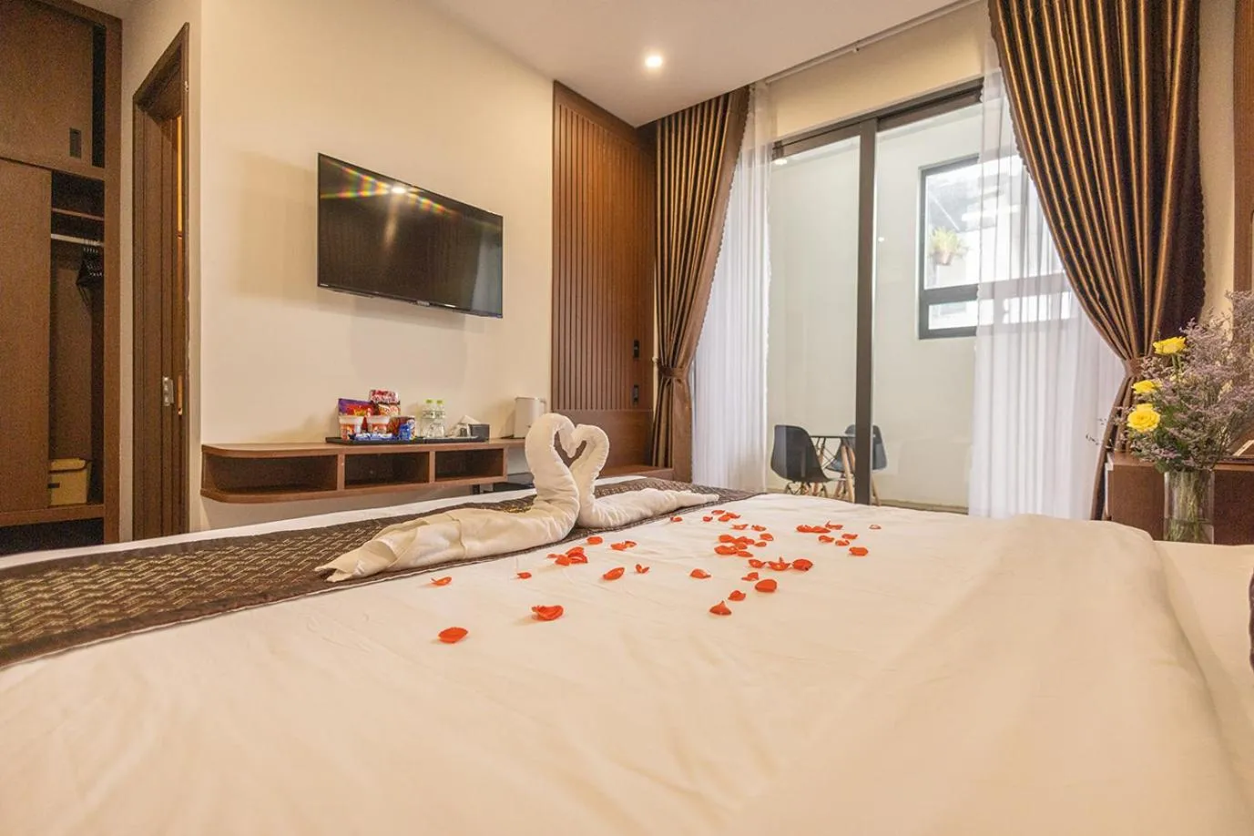 Bedroom, Bed in GREENECO DA LAT HOTEL - Khách sạn Green Eco Đà Lạt