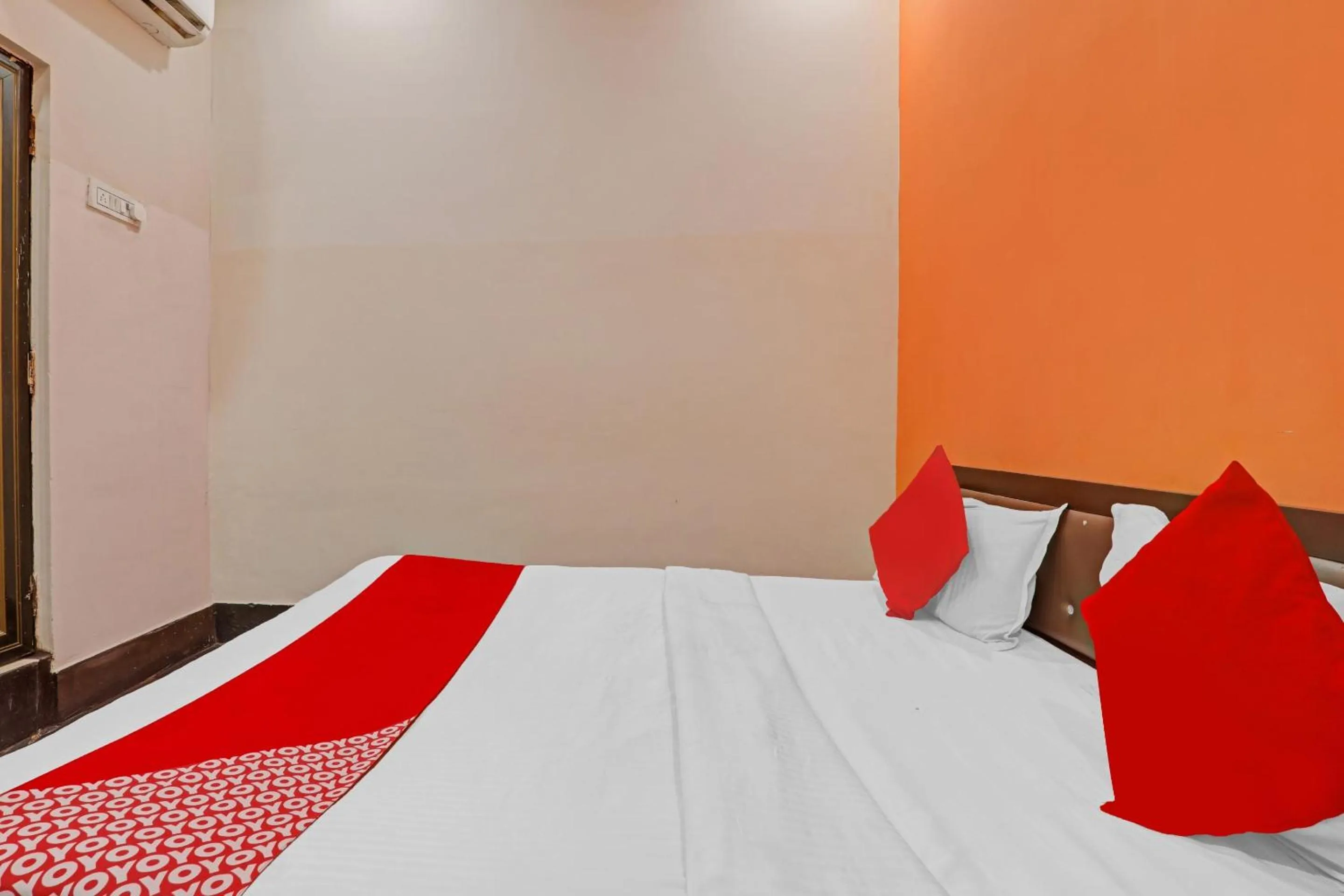 Bedroom, Bed in Super Hotel O New Pacifica Grand