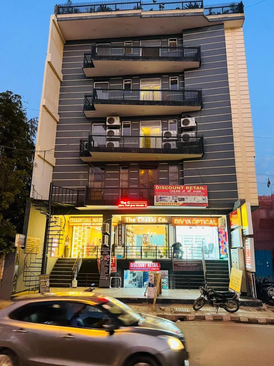 Property building in Hotel RIVERB