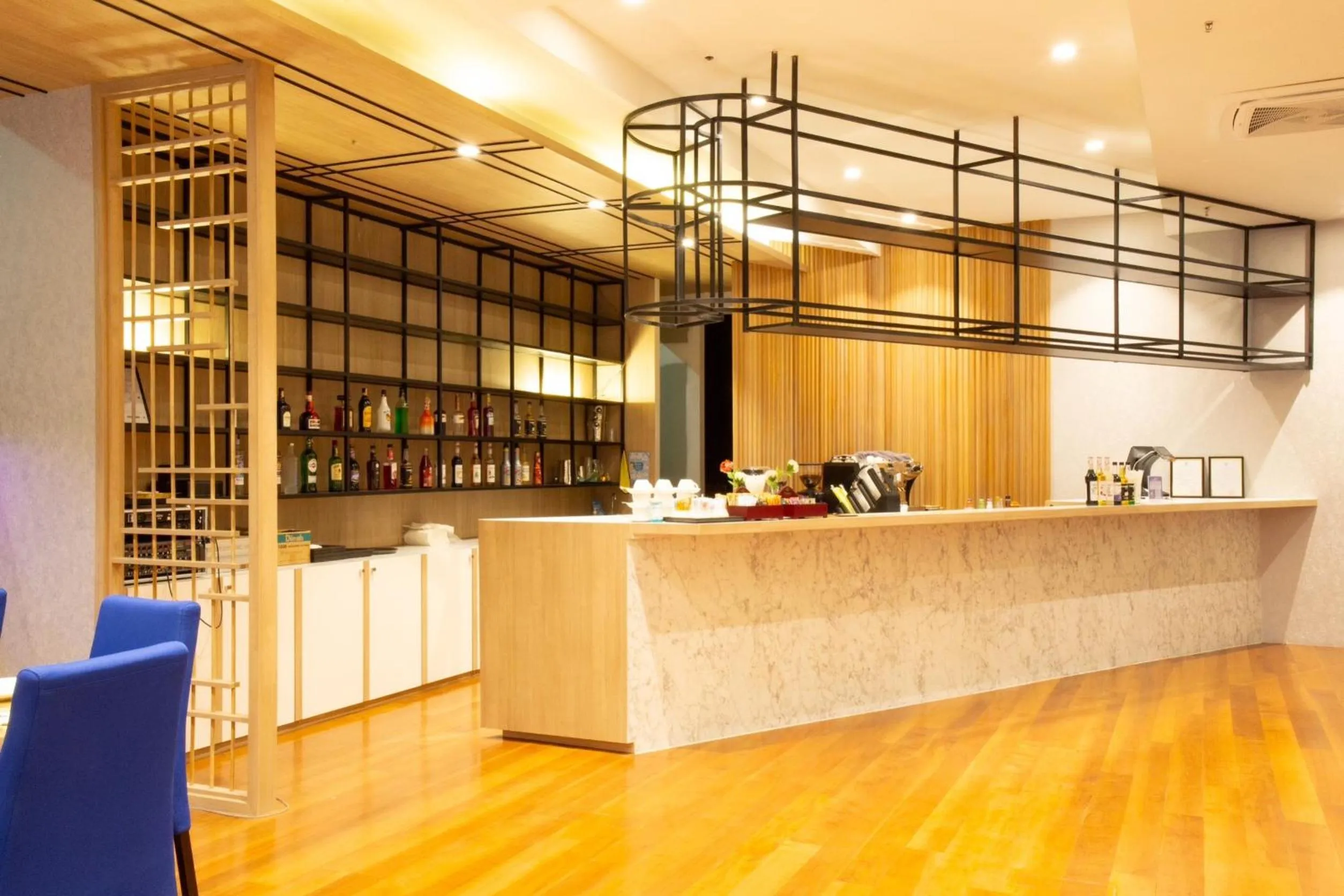 Restaurant/places to eat in Le Srivaree Suvarnabhumi Airport Hotel