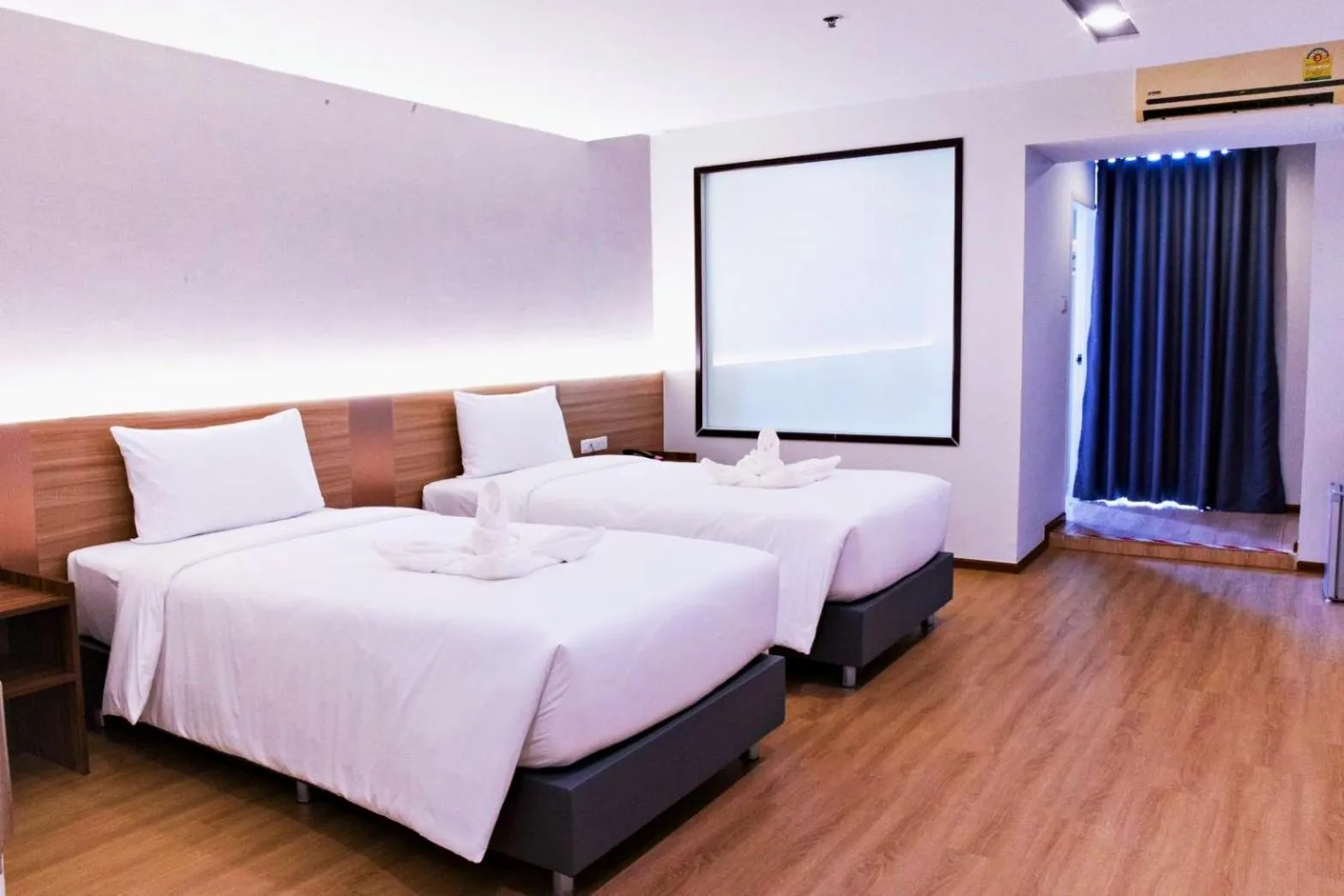Bed in Le Srivaree Suvarnabhumi Airport Hotel