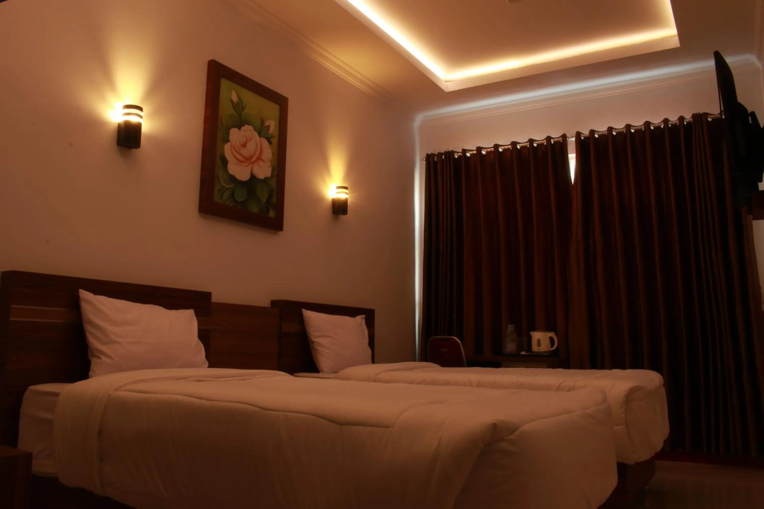 Photo of the whole room, Bed in Aluky Hotel