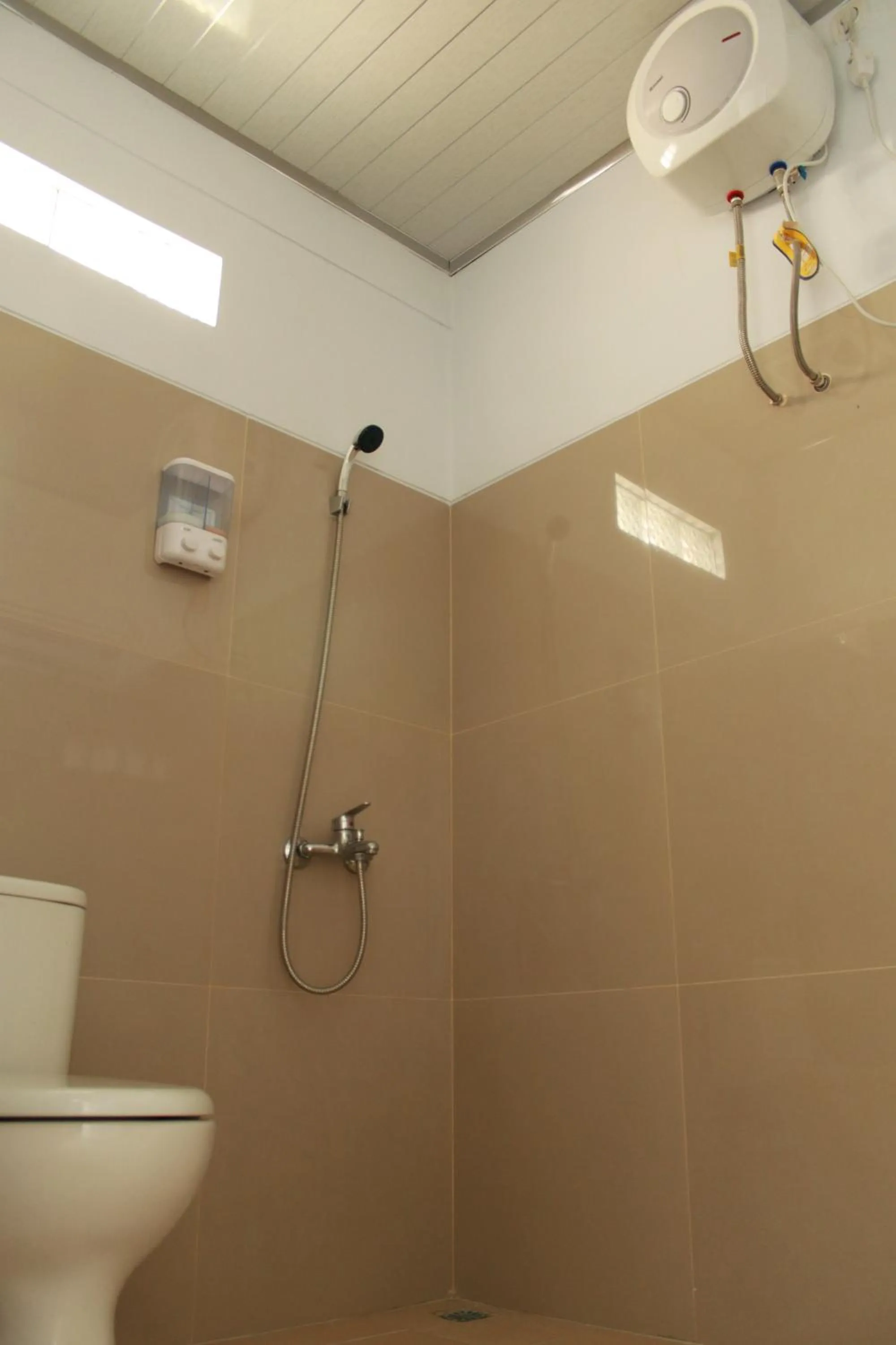 Shower in Aluky Hotel