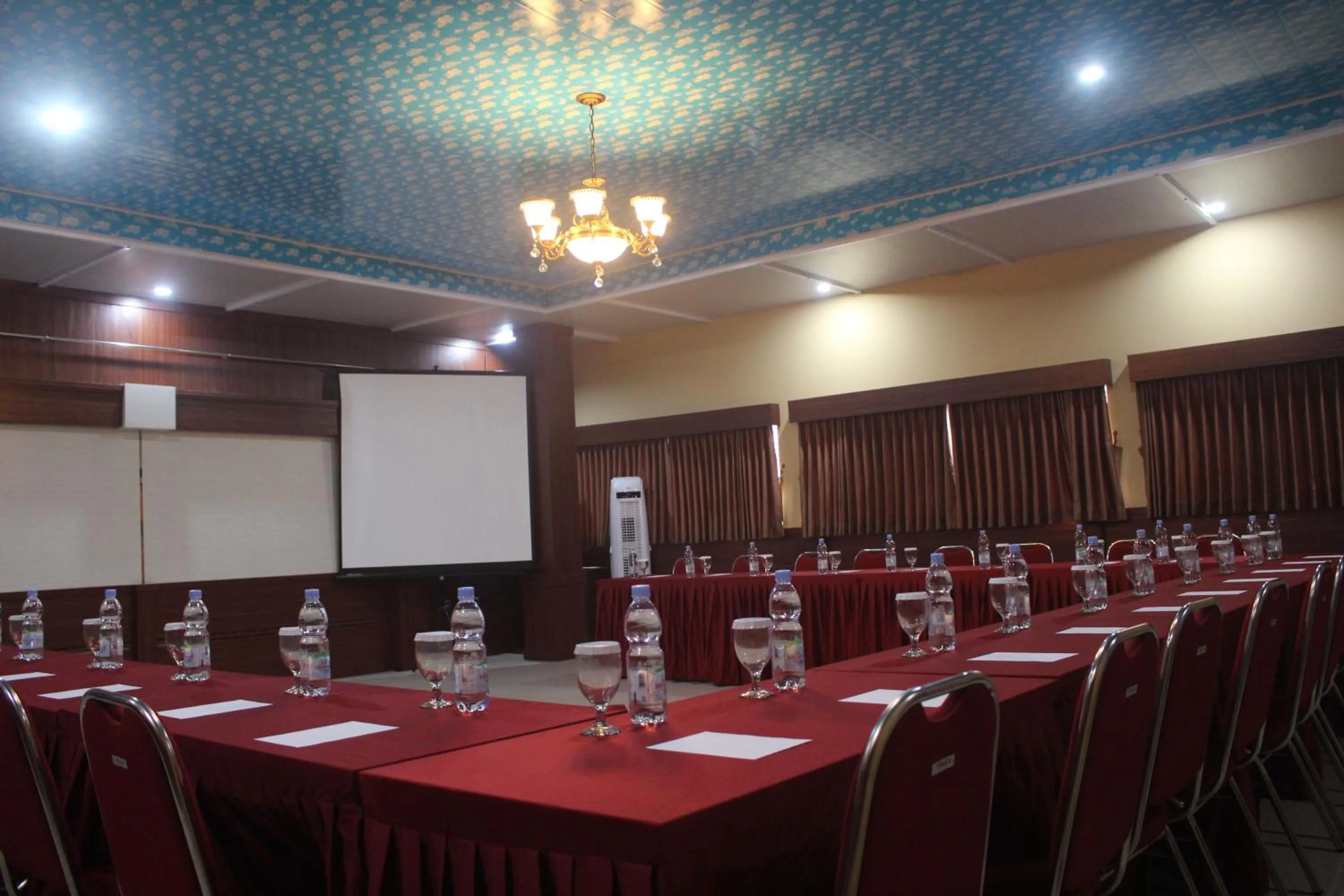 Meeting/conference room in Aluky Hotel